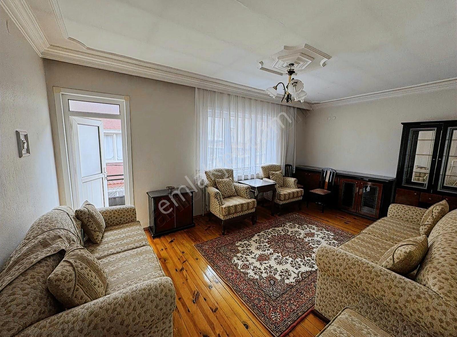İstiklal Hürriyet 2+1 Eşyalı Kiralık Karaman İstasyonu Yakın
