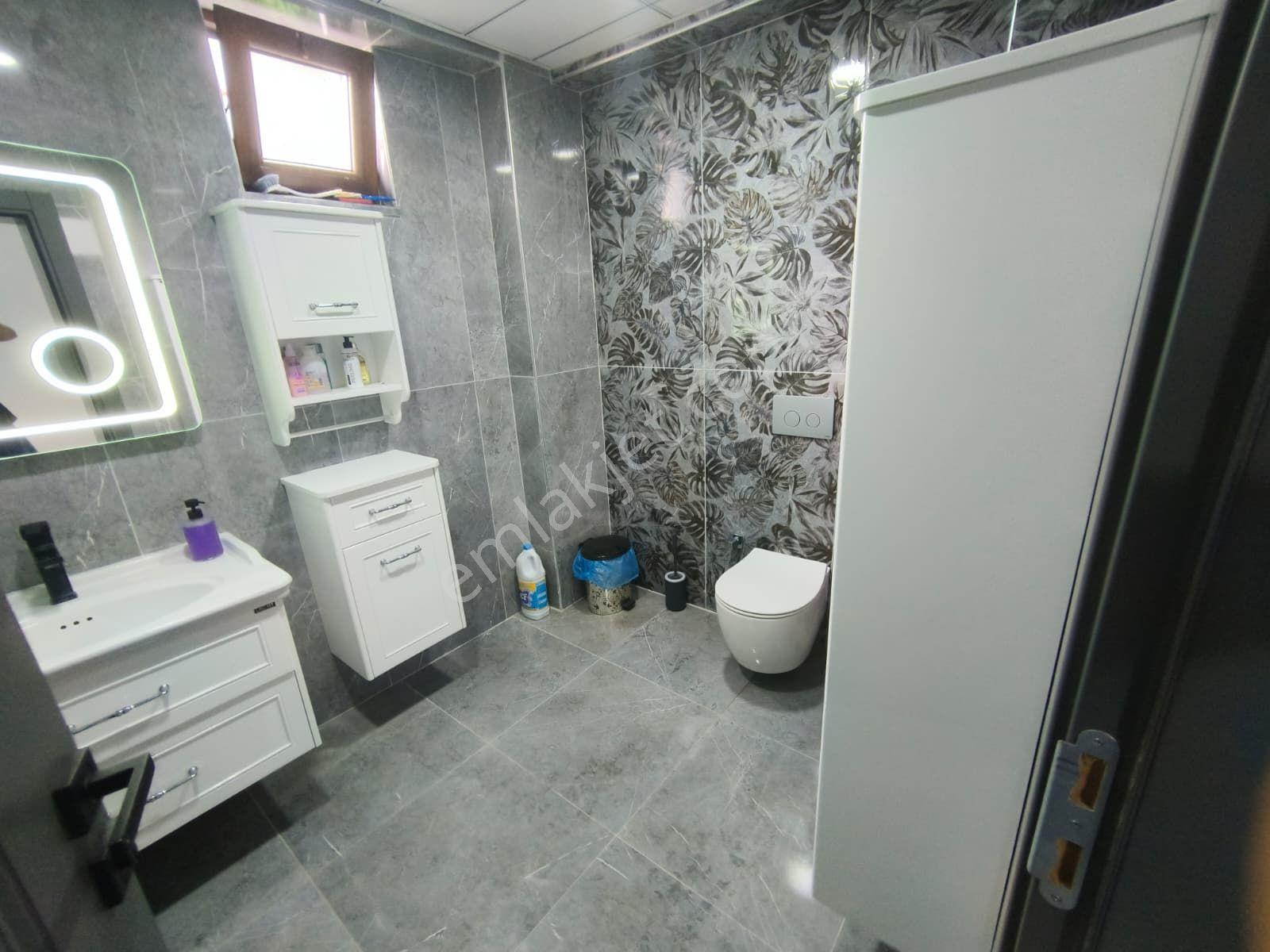 Çorum'un En Merkezi Noktasında Yeni Tadilat Yapılmış 8+1 Villa - Görsel 21