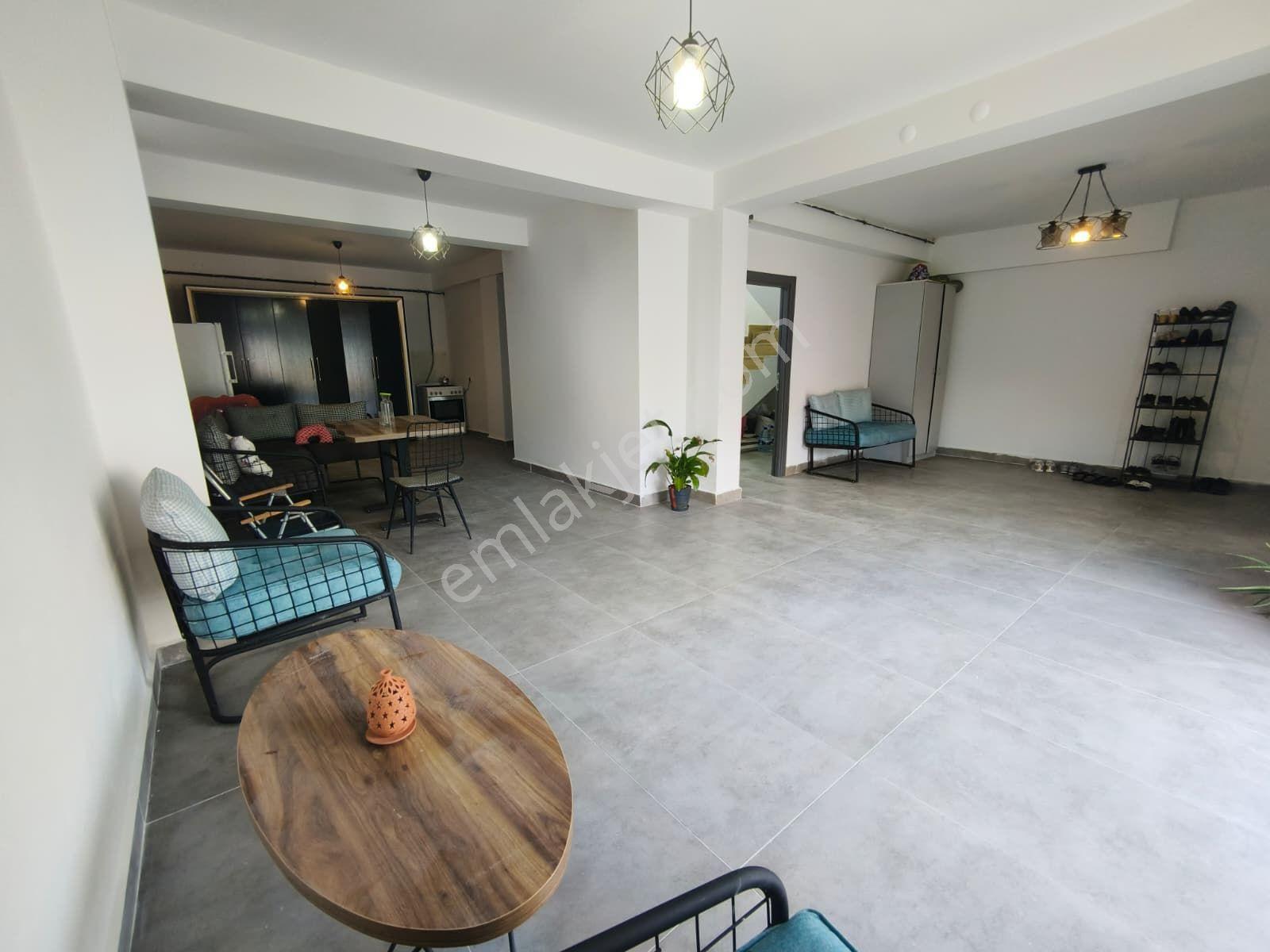 Çorum'un En Merkezi Noktasında Yeni Tadilat Yapılmış 8+1 Villa - Görsel 7