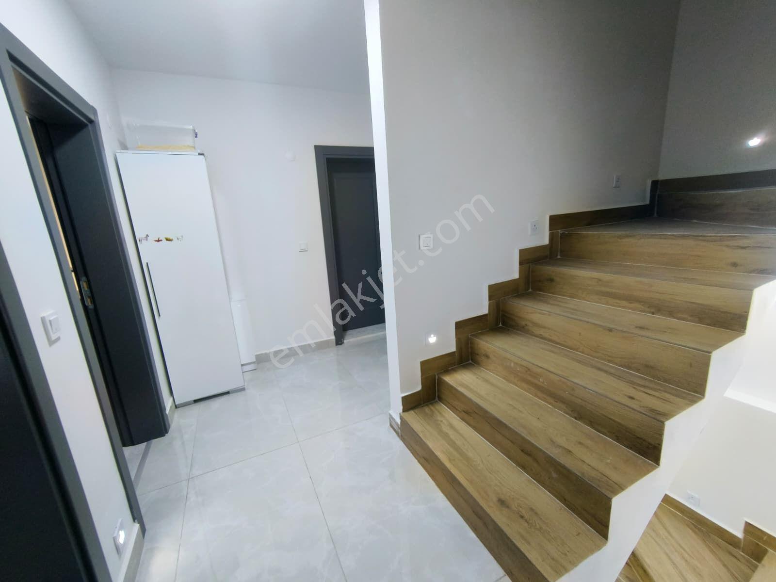 Çorum'un En Merkezi Noktasında Yeni Tadilat Yapılmış 8+1 Villa - Görsel 20