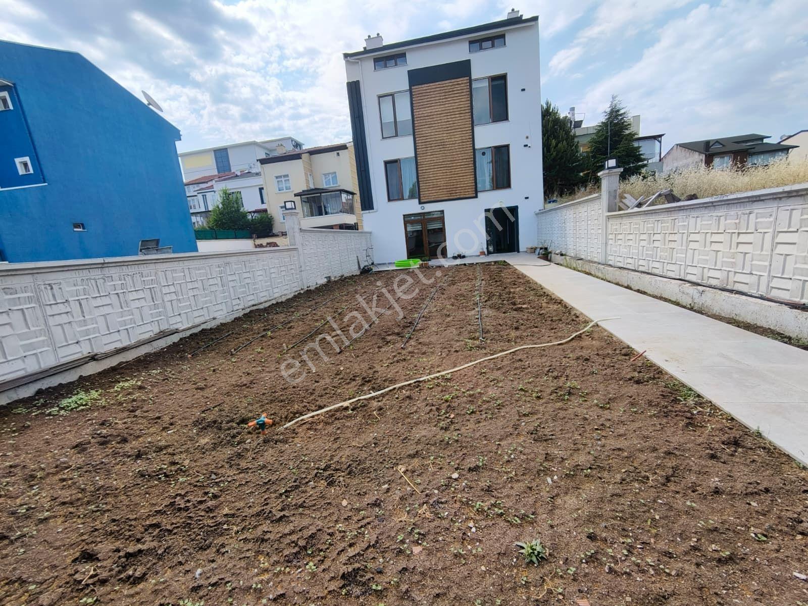 Çorum'un En Merkezi Noktasında Yeni Tadilat Yapılmış 8+1 Villa - Görsel 3