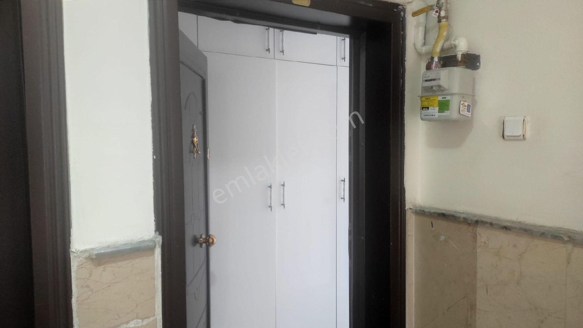 Merkezi Konumda Bahçeli Güney Cepheli 2+1 Masrafsız Apartman Dairesi