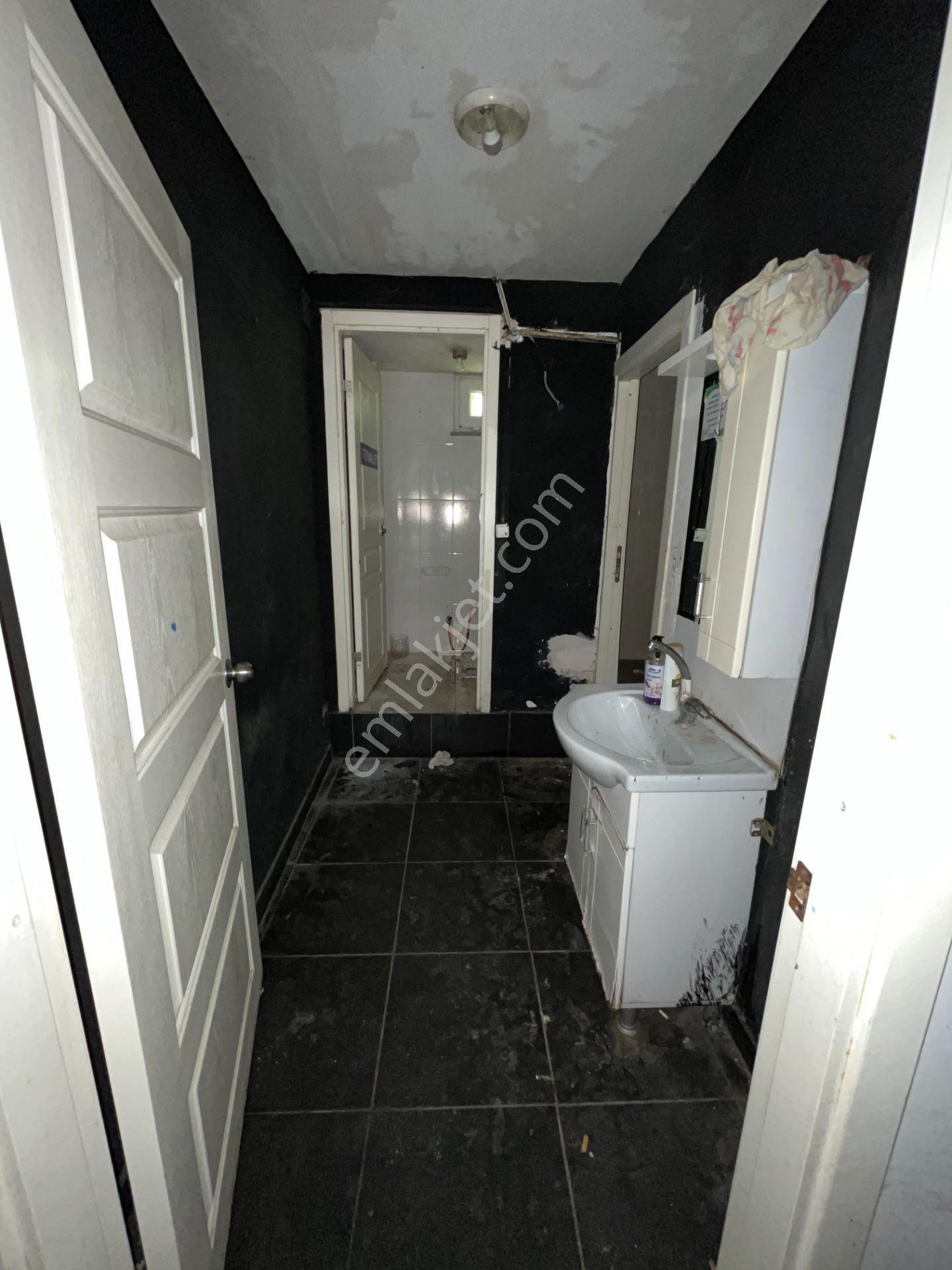Ümraniye İstiklal 250m² 14.75 M. Cepheli Bacalı Kiralık Dükkan - Görsel 8
