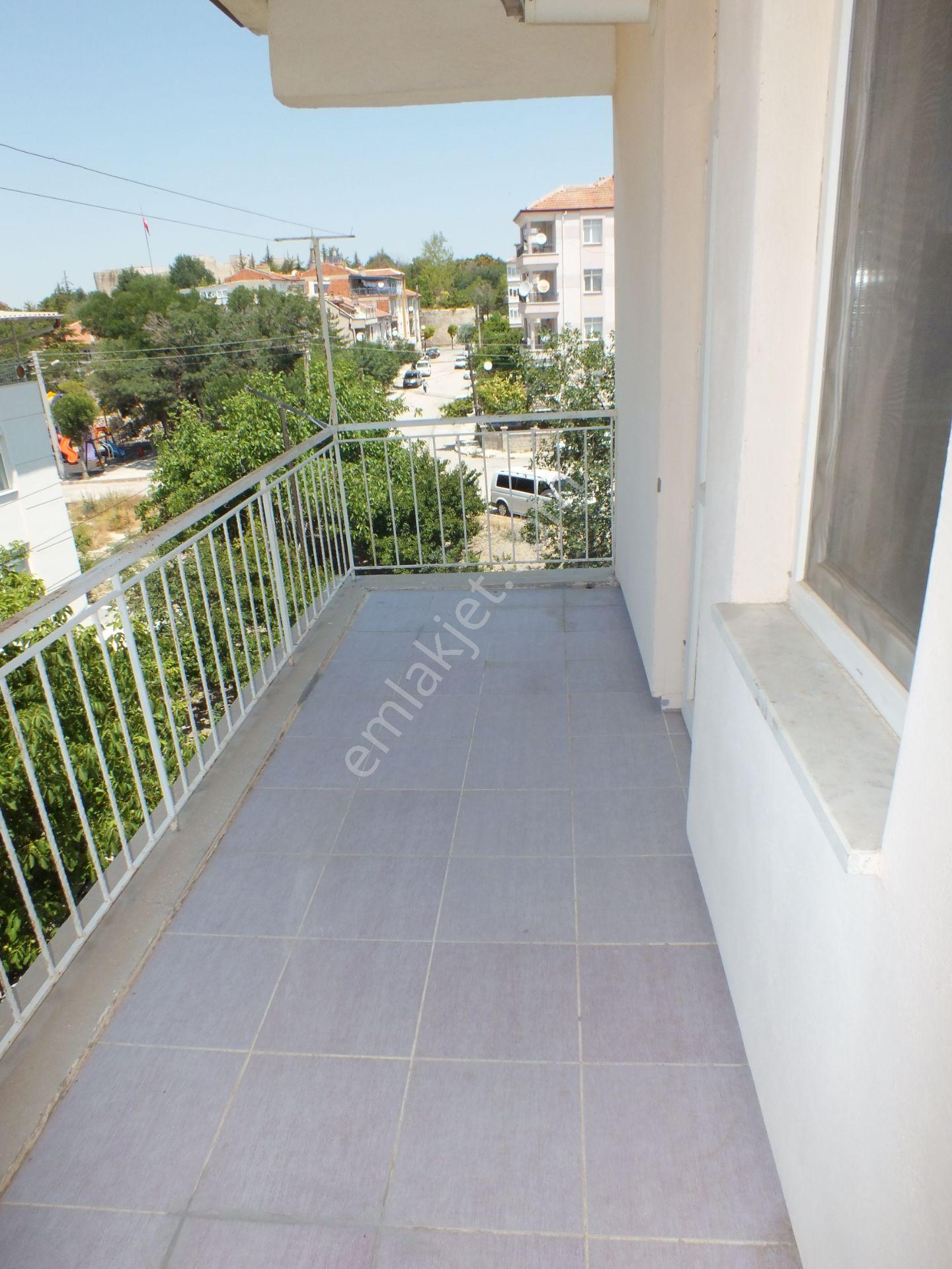 Karaman Çeltek'te Geniş, Doğu Cepheli 3+1 Kiralık Daire! - Görsel 3