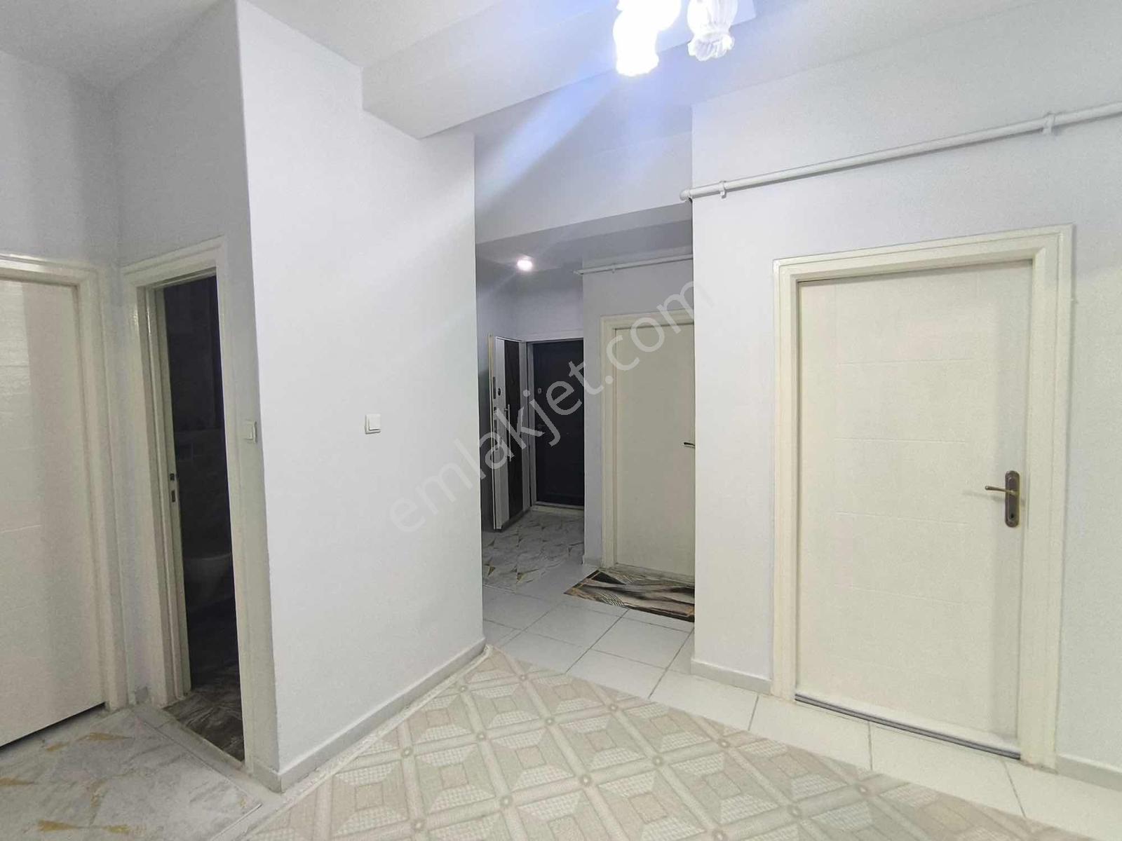 Cadde Üzeri Kiralık Daire - Görsel 2