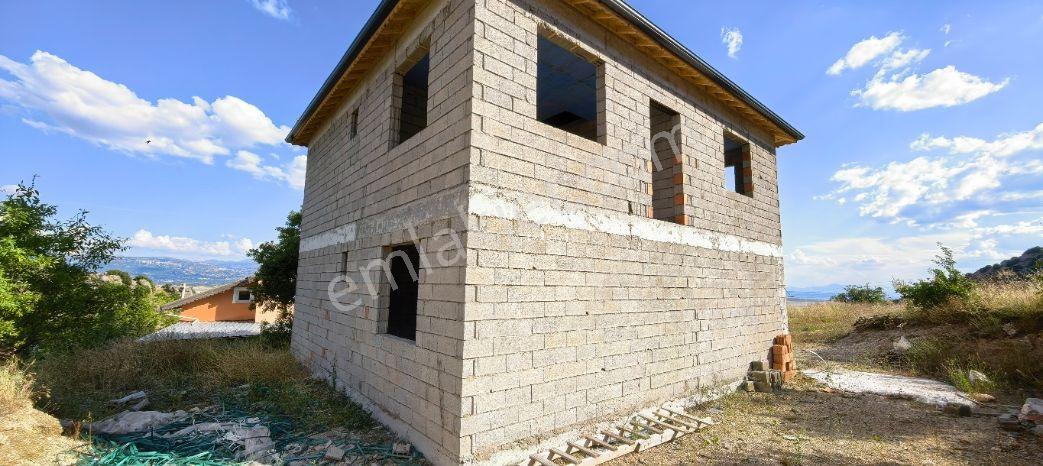 Isparta Keçirborlu Senir Köyü Eşsiz Manzaralı Natamam 5+1 Villa - Görsel 4