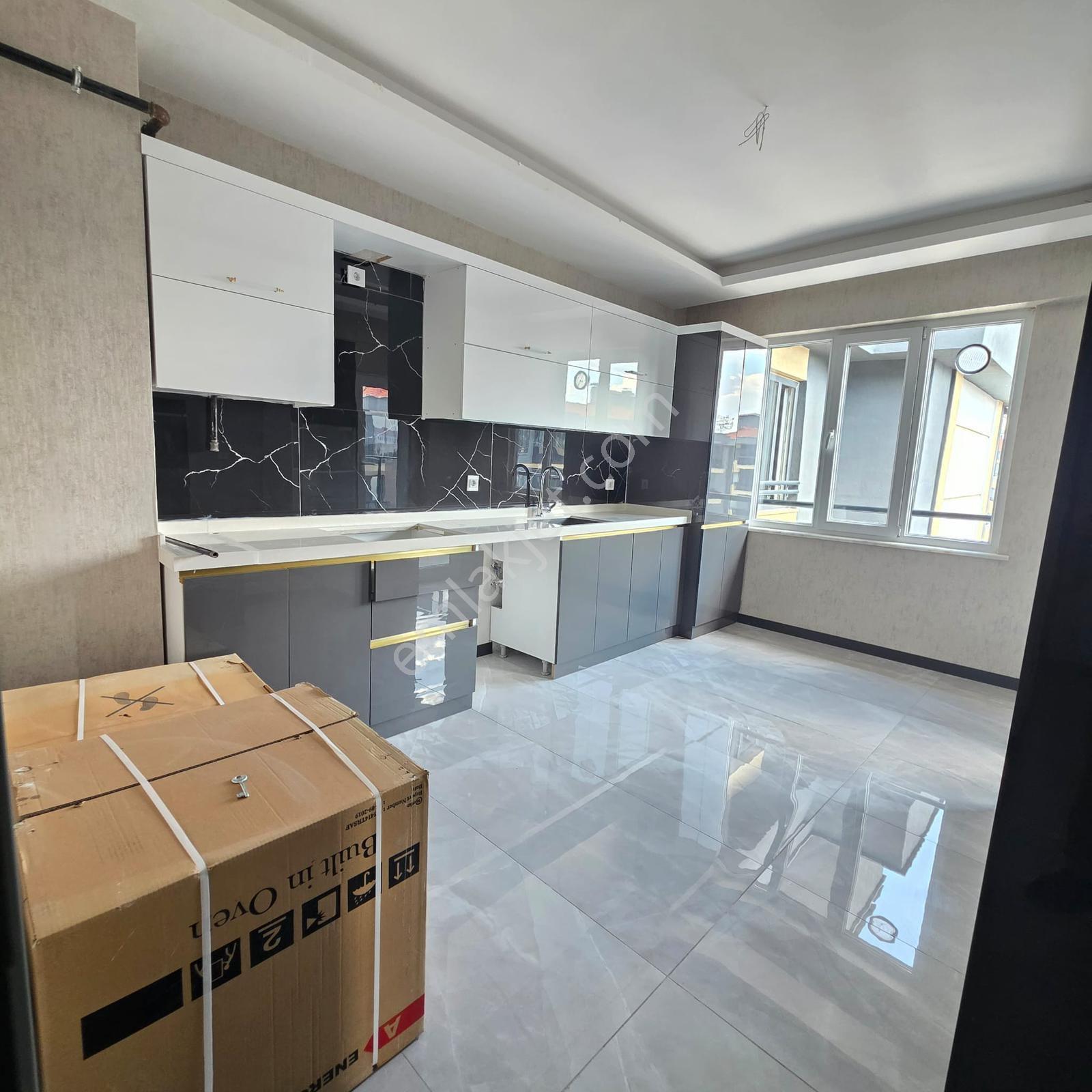 Adliye Şehir Hastanesi Kto Üniversite Yeni Emniyet Binası Tramvay Yanı Geniş Ebevyn Banyolu 3+1 - Görsel 12