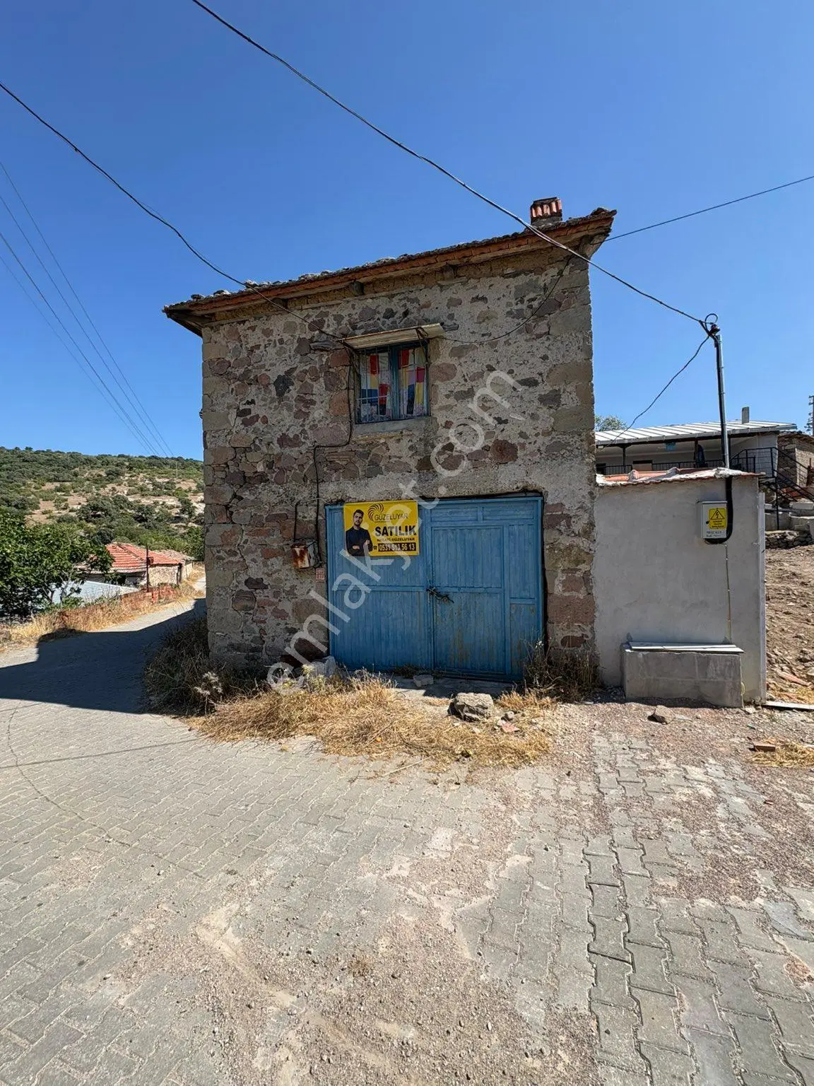 🏡 Dereköy Mahallesi’nde Avlulu Köy Evi Fırsatı!