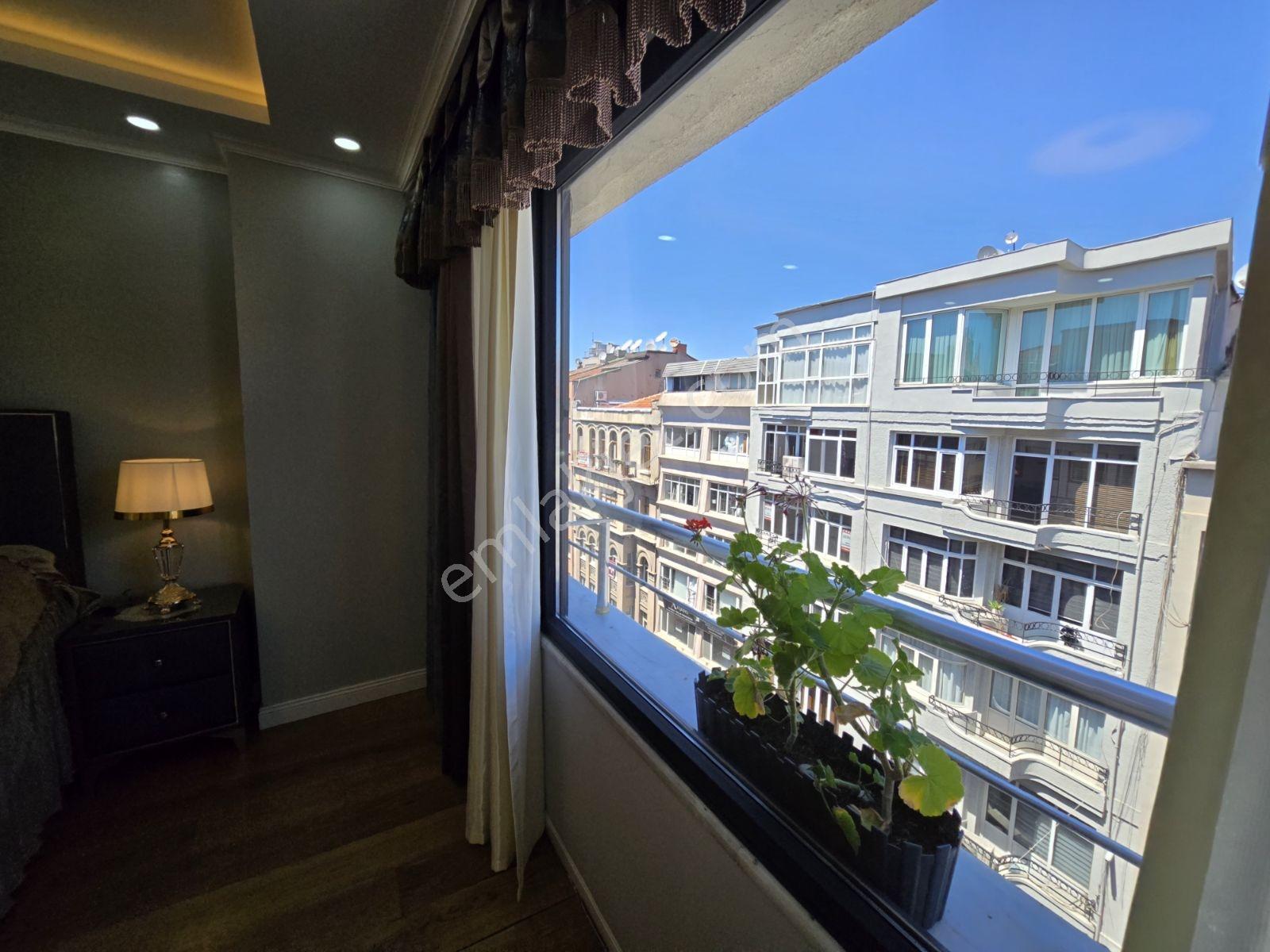 Nişantaşı Rumeli Cadde'de Asansörlü 70 M² Lüks 1+1 Ful Eşyalı - Görsel 18