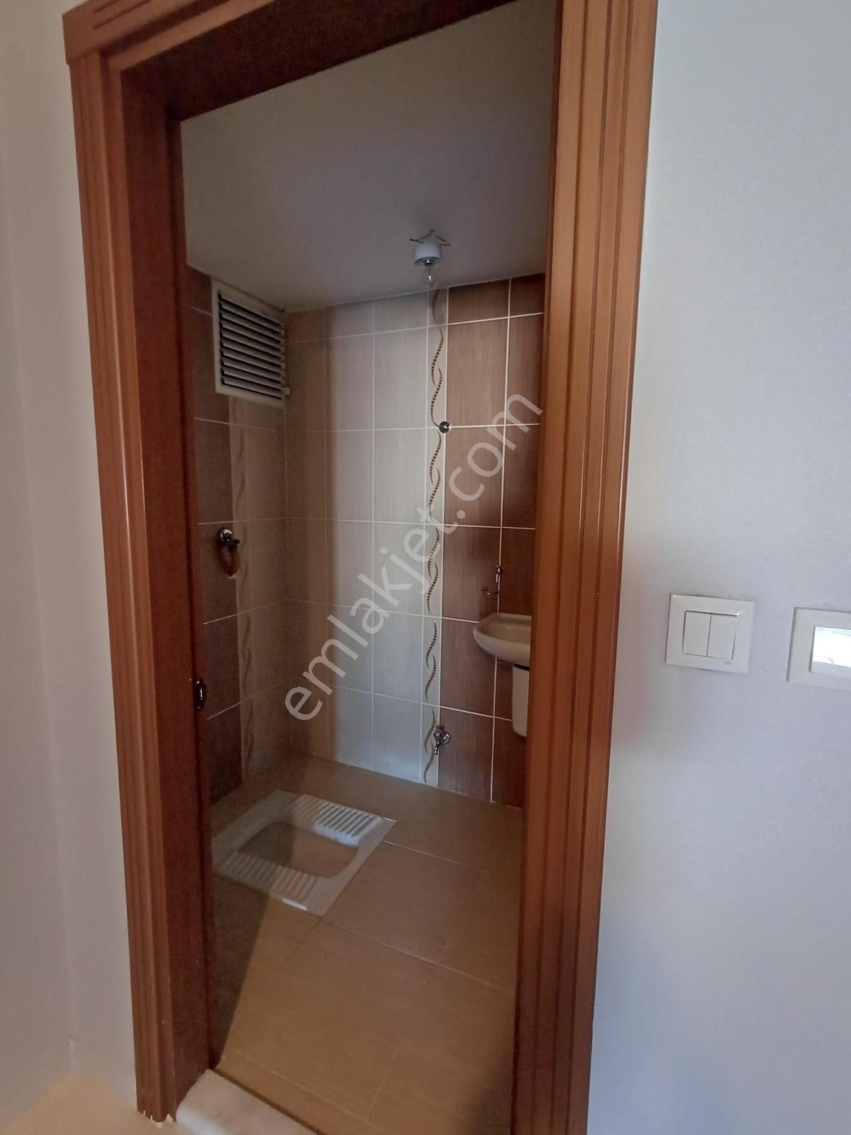 Remax Advantage Çamlıca Bahçeşehir Kolejini Gören Yolüstü Daire - Görsel 8
