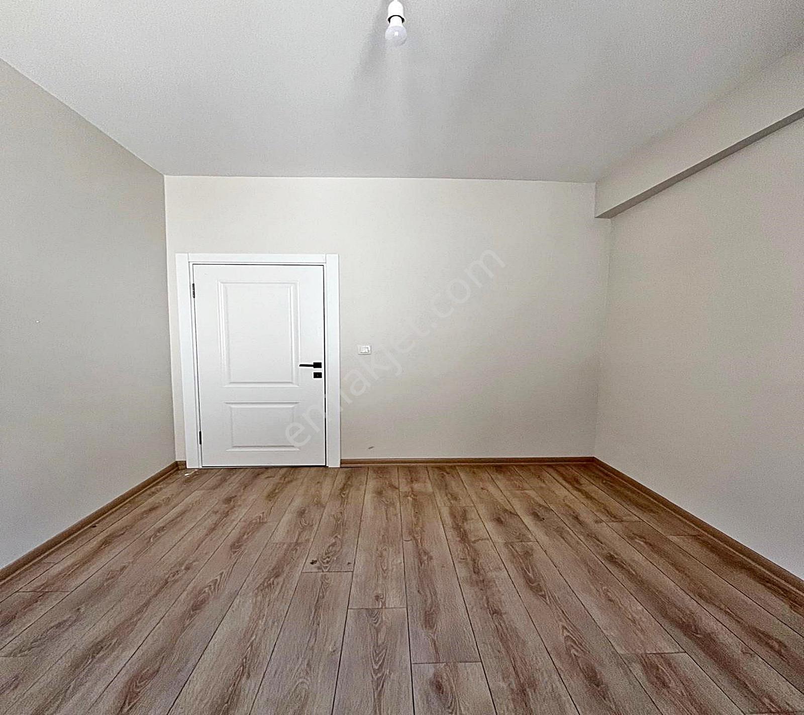 Bahçe Kullanımlı Otoparklı Temiz 2+1 Kiralık Daire - Görsel 21