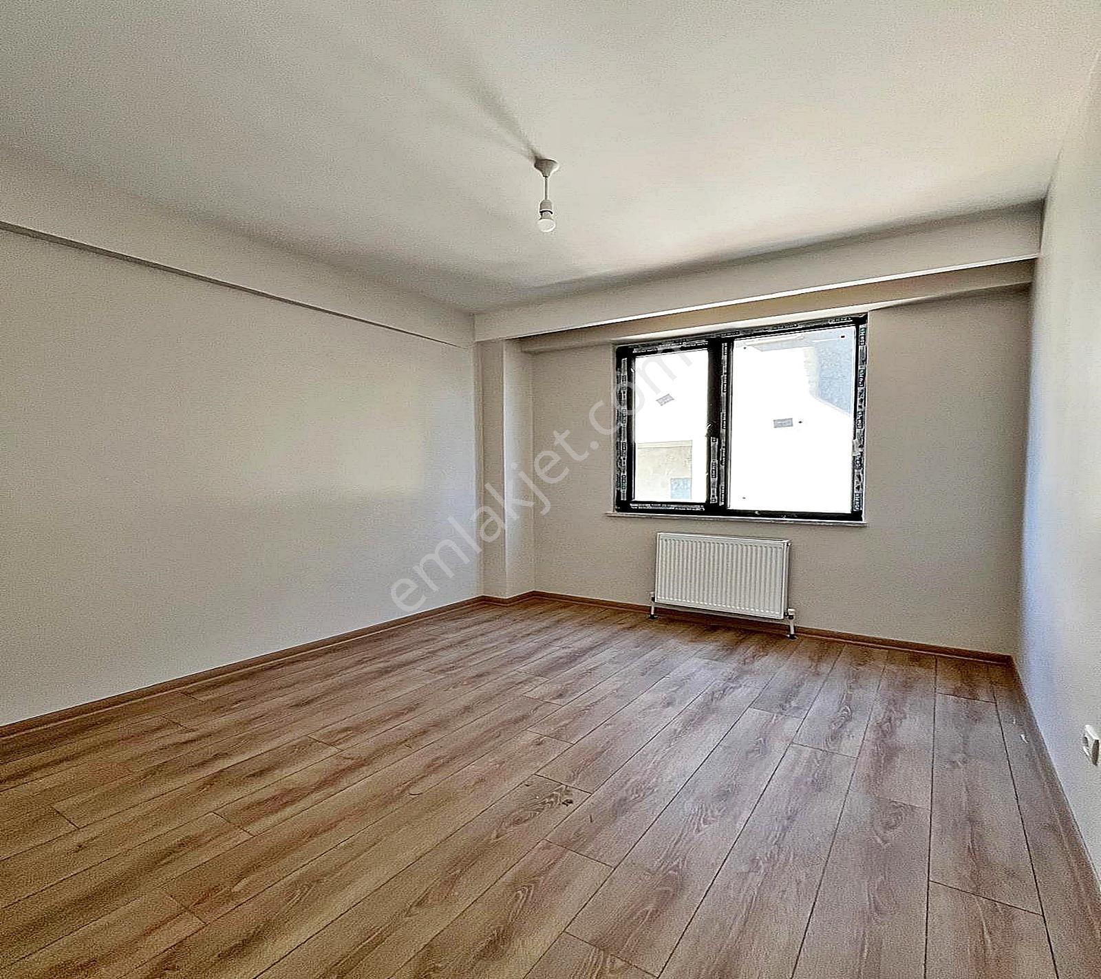 Bahçe Kullanımlı Otoparklı Temiz 2+1 Kiralık Daire - Görsel 17