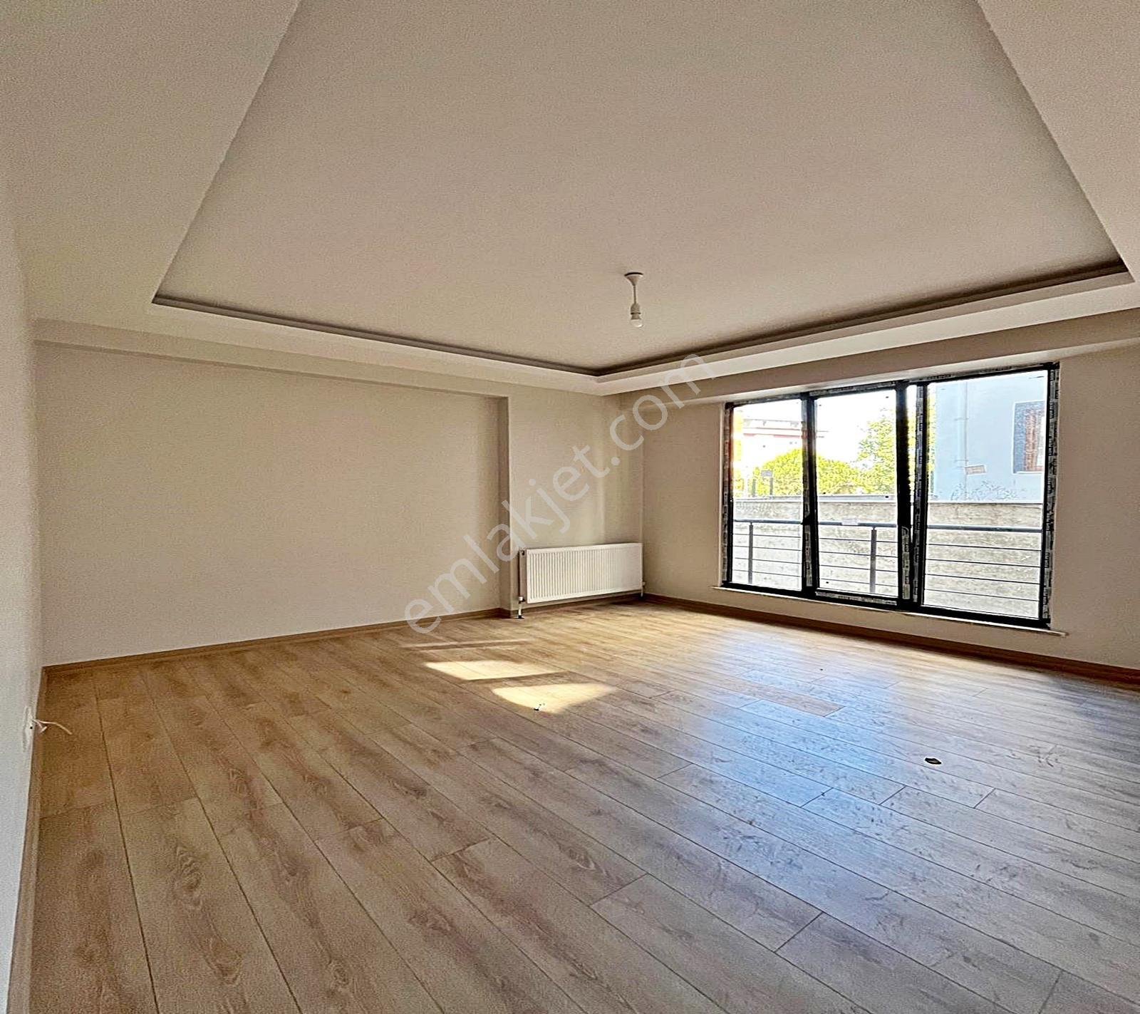 Bahçe Kullanımlı Otoparklı Temiz 2+1 Kiralık Daire - Görsel 12