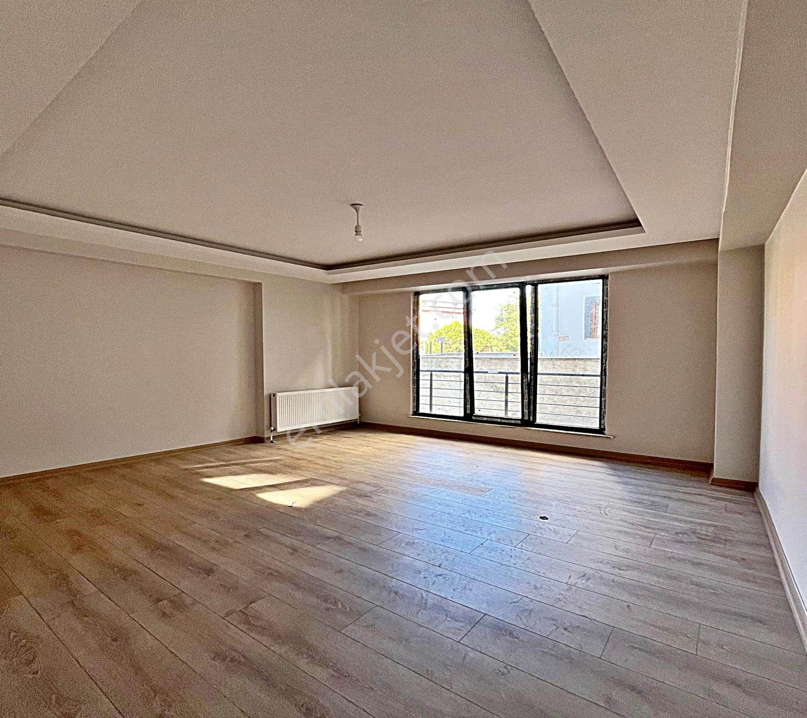 Bahçe Kullanımlı Otoparklı Temiz 2+1 Kiralık Daire - Görsel 9