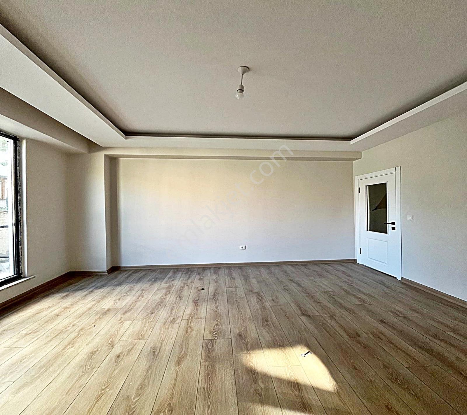 Bahçe Kullanımlı Otoparklı Temiz 2+1 Kiralık Daire - Görsel 11