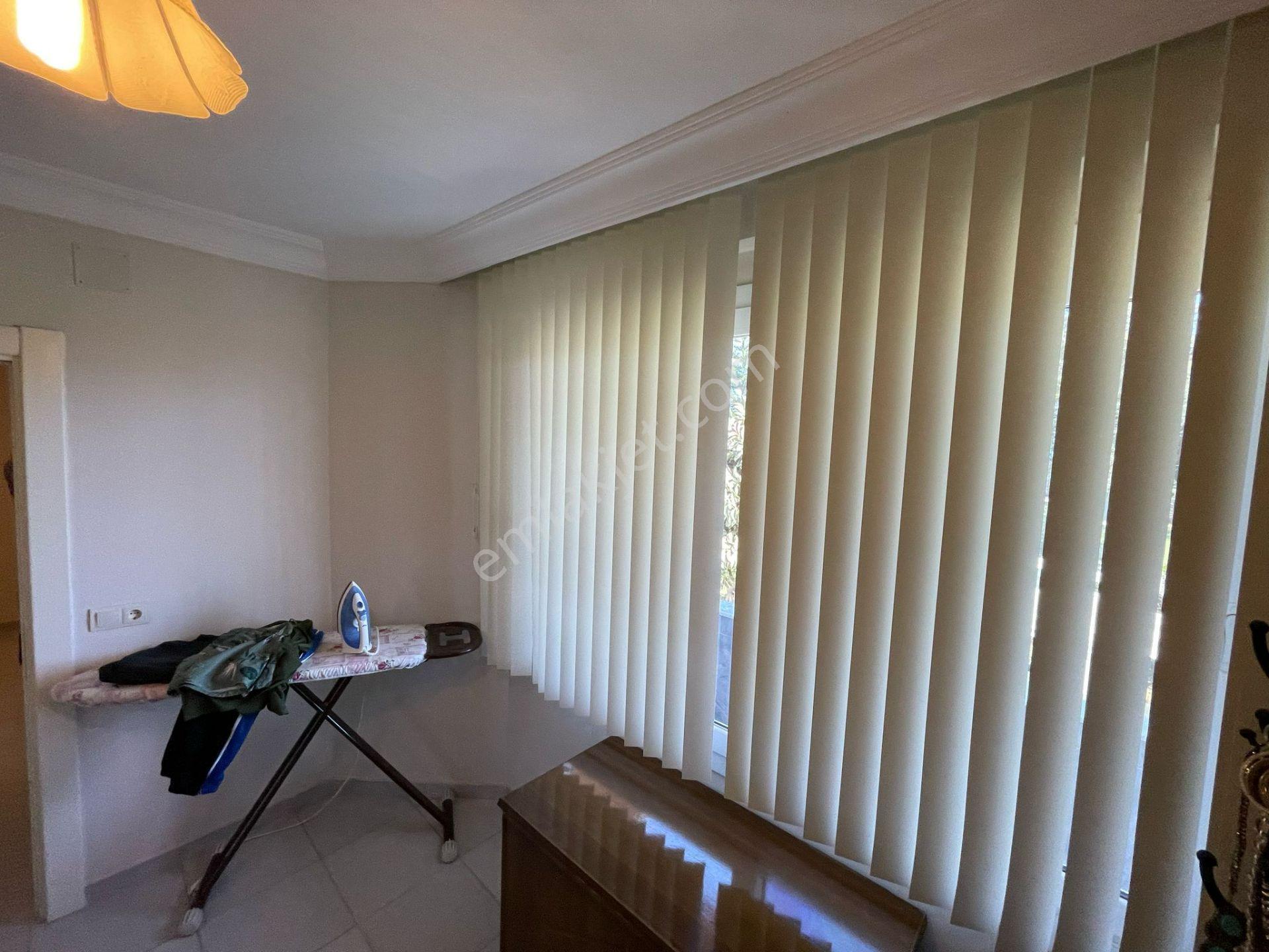 Karıncadan Çeşmeli'de Harika Manzaralı Eşyalı Havuzlu Villa - Görsel 22