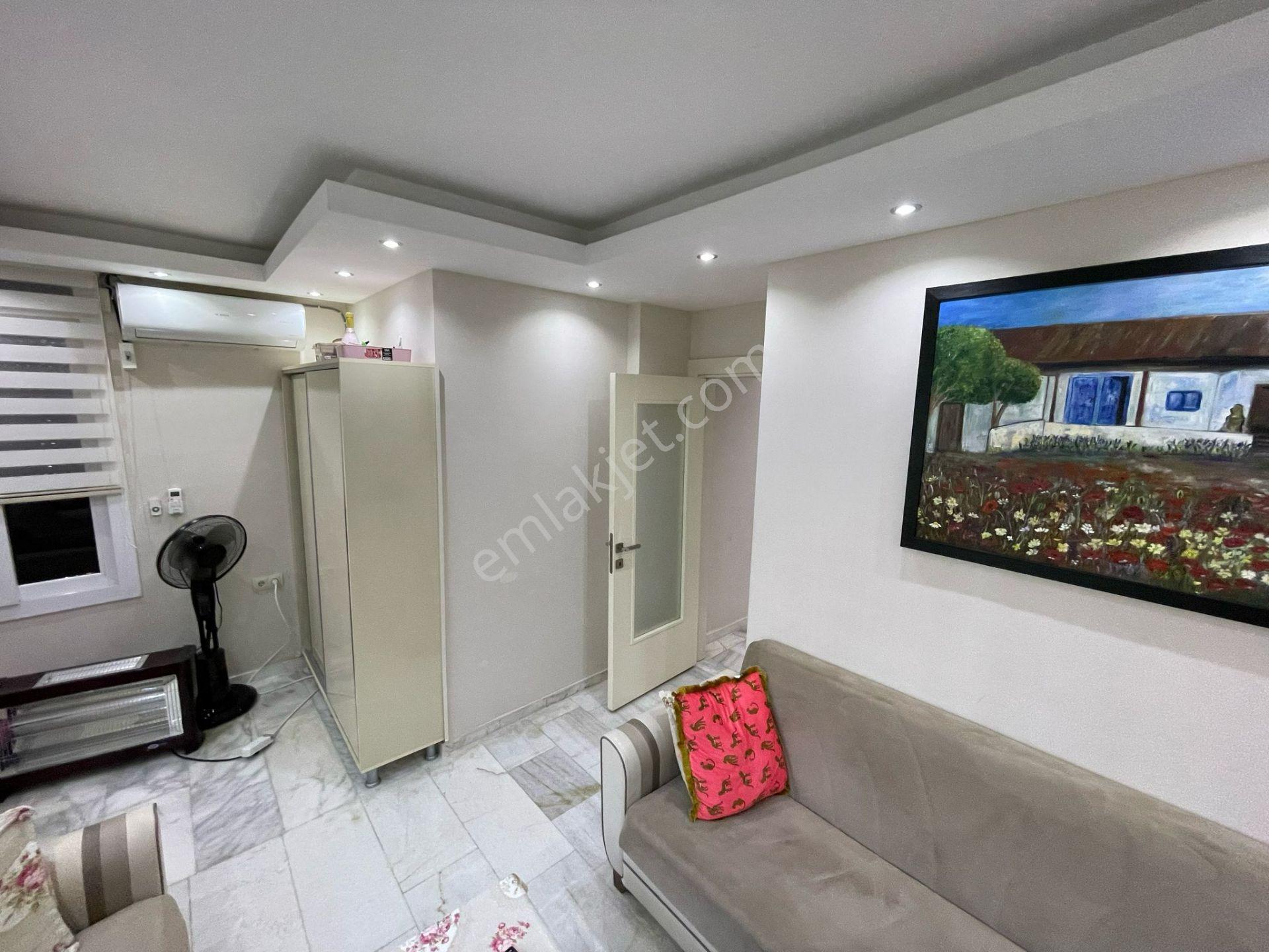 Karıncadan Çeşmeli'de Harika Manzaralı Eşyalı Havuzlu Villa - Görsel 15