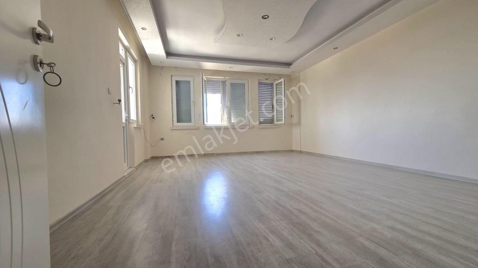 Feyziçakmak Mahallesinde 5.katta 3+1 130m² Çift Balkonlu Fırsat - Görsel 24