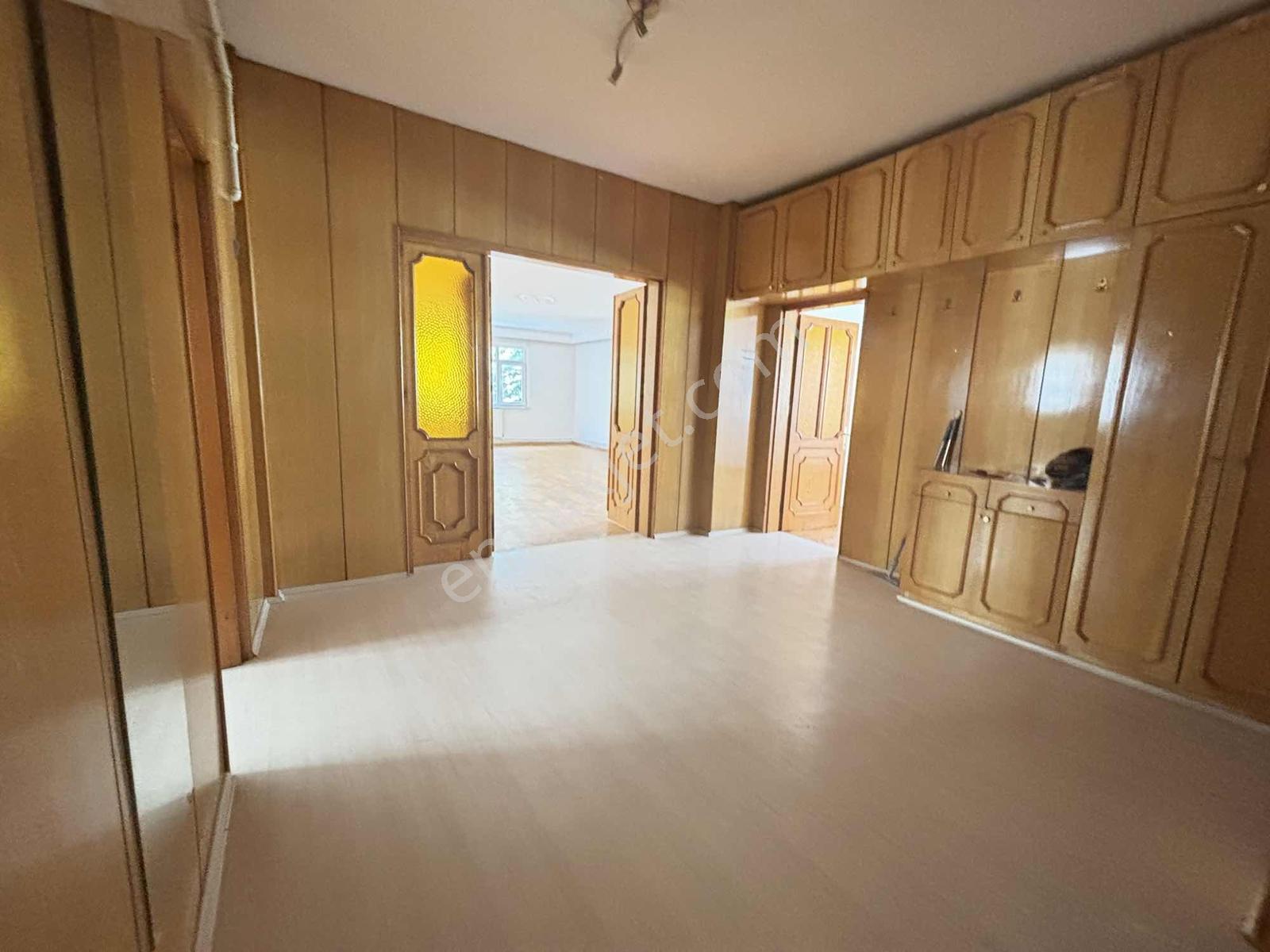 F-l Emlaktan Bulgurlu Merkezde Katta Tek Bakımlı 4+1 190 M2 - Görsel 4