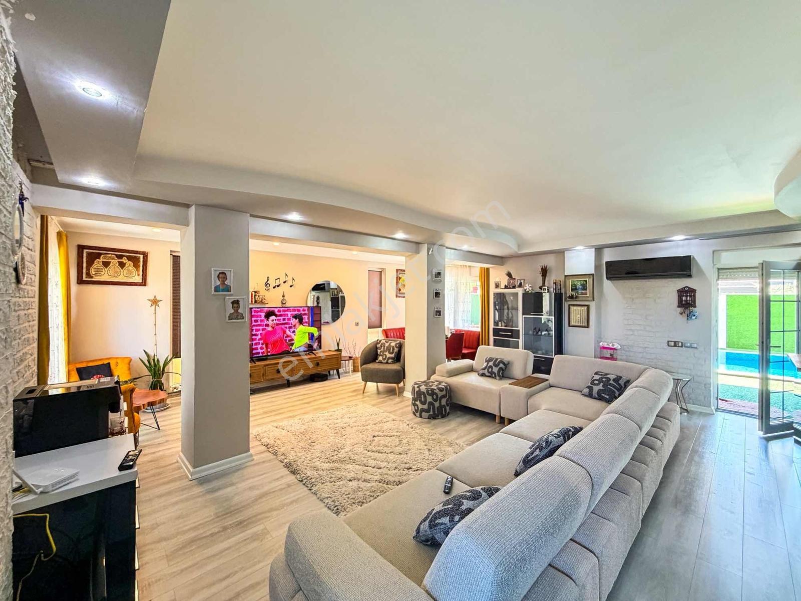 Kadriye'de 4+1 Müstakil Havuzlu Garajlı Bahçeli Tripleks Villa - Görsel 30
