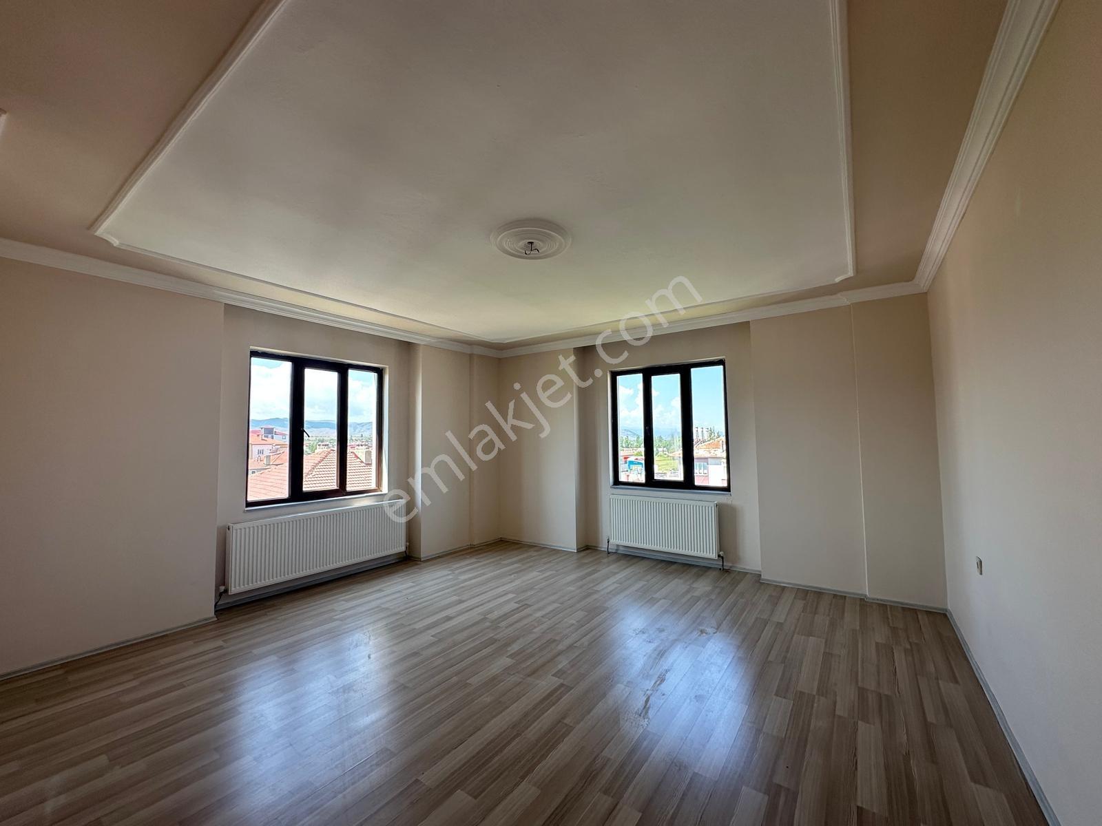 Geniş Ve Ferah 4+1 Kiralık Daire - Görsel 14