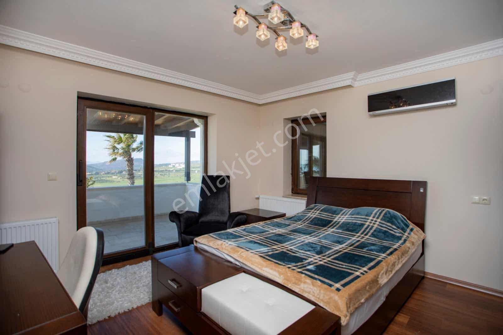 Foçaköyde Satılık Lüks Müstakil Tripleks Villa - Görsel 29