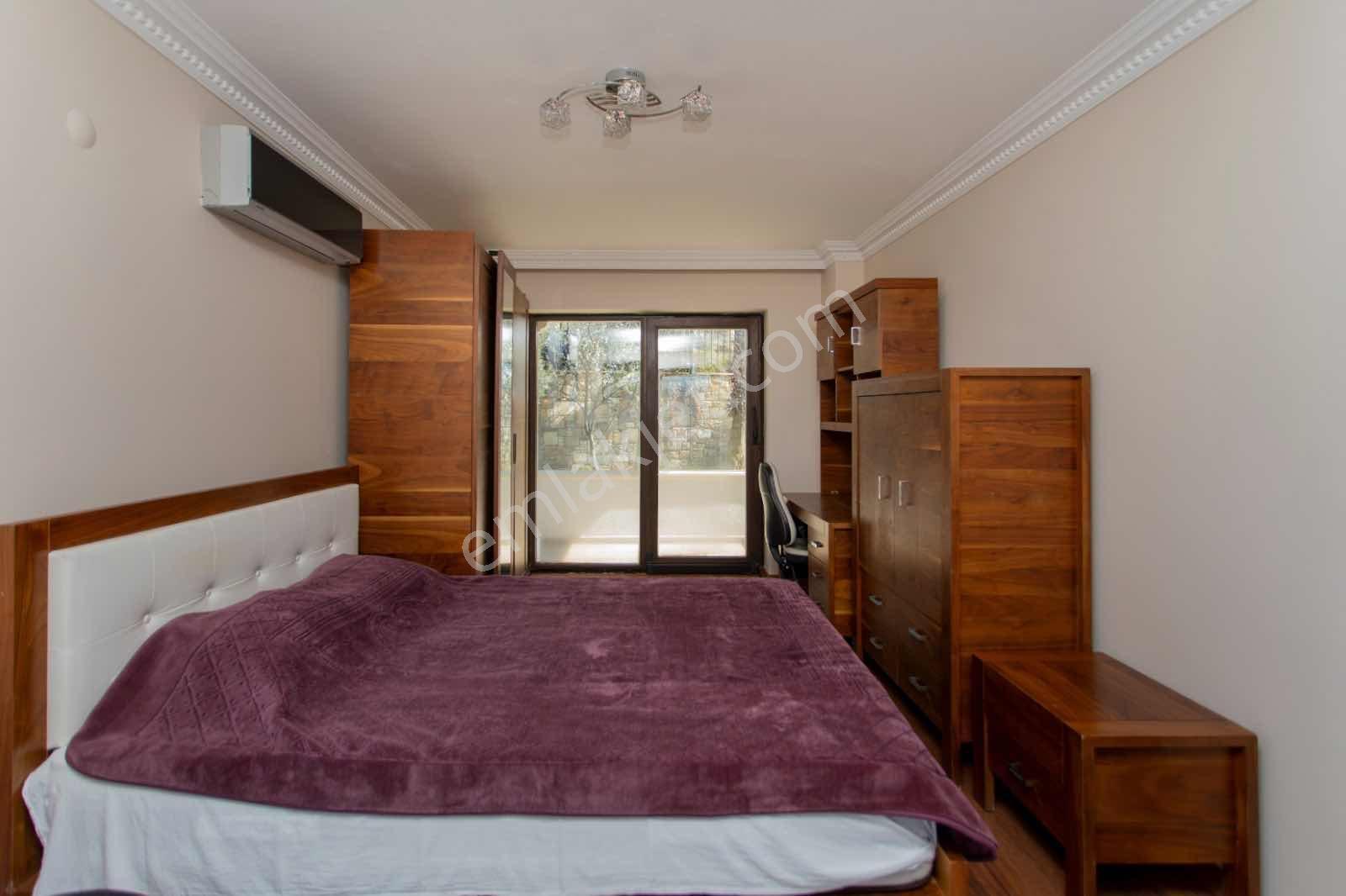 Foçaköyde Satılık Lüks Müstakil Tripleks Villa - Görsel 4