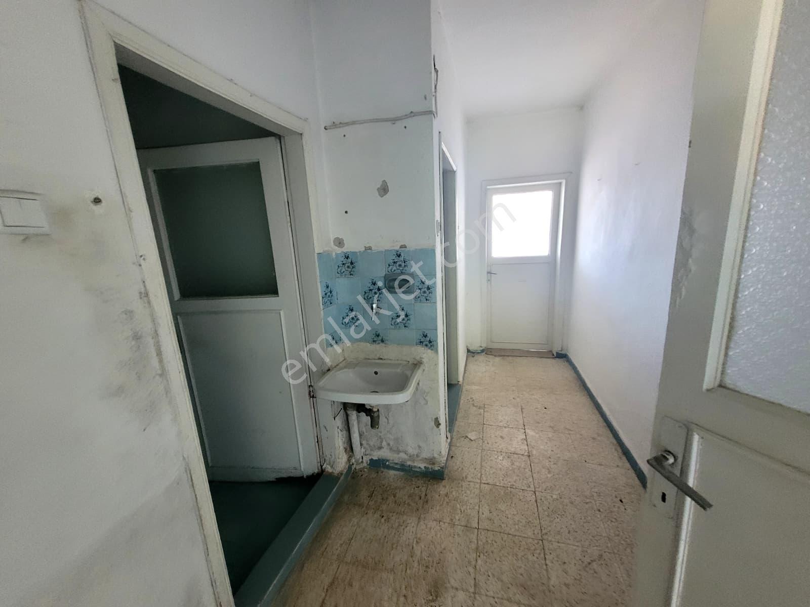 Maltepe'de 273m² Arsa İçerisinde 2 Katlı Satılık 3+1 Müstakil Ev - Görsel 21