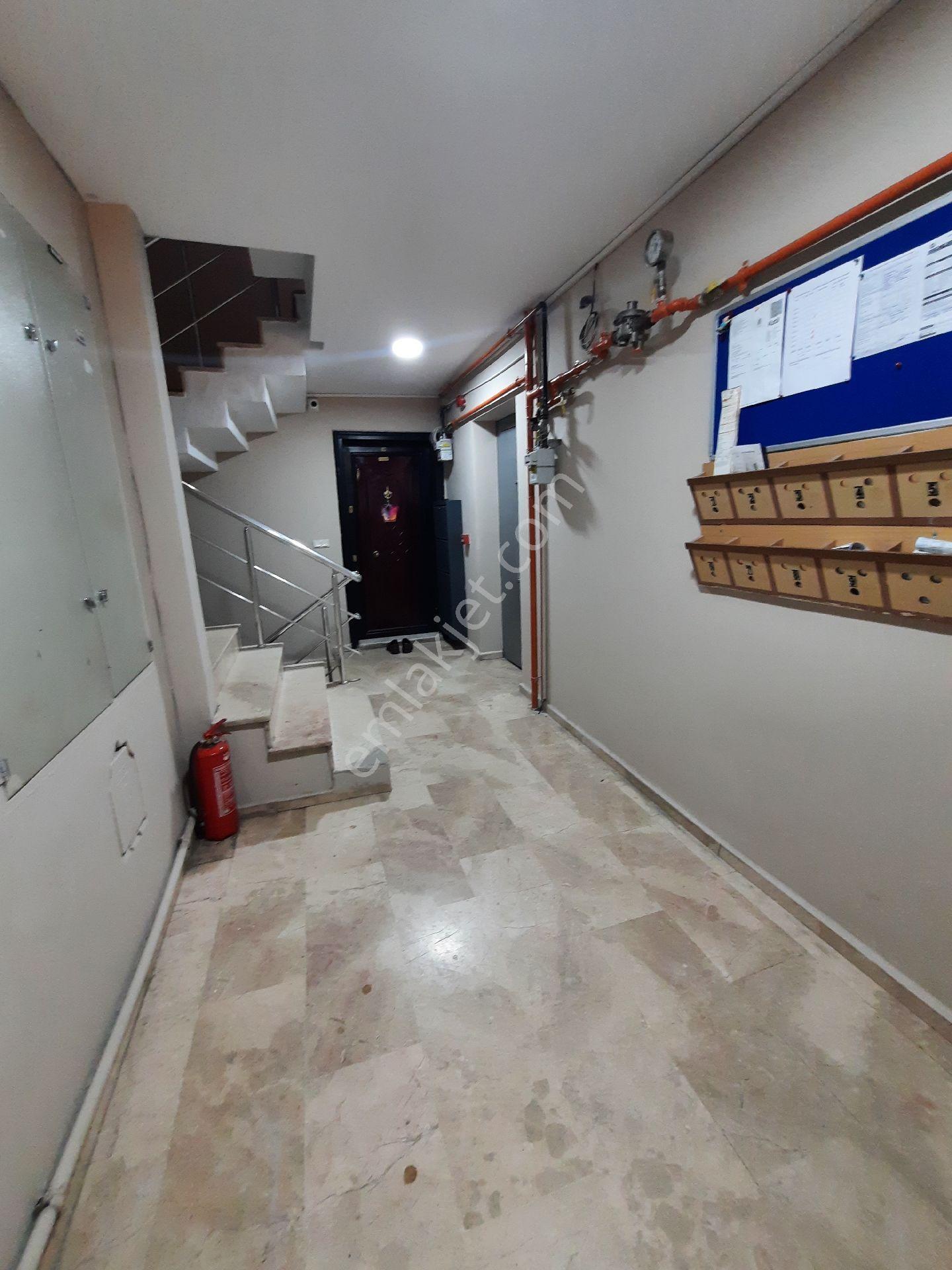 Ümraniye Armağanevler'de Satılık 2+1 Daıre - Görsel 9
