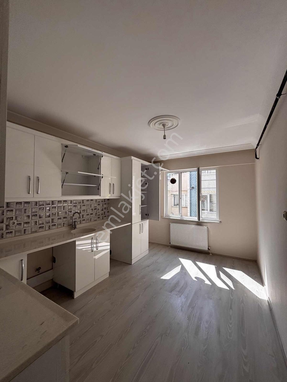 Abdullahpaşa'da Masrafsız 3+1 135 M² Arakat Asansörlü Daire