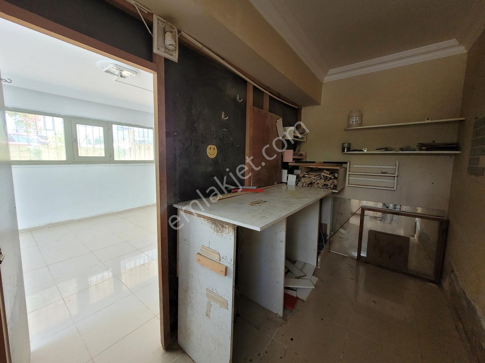 Mavi Atlastan Çağaloğluna Bir Sokak Kiralık İşyeri - Görsel 9