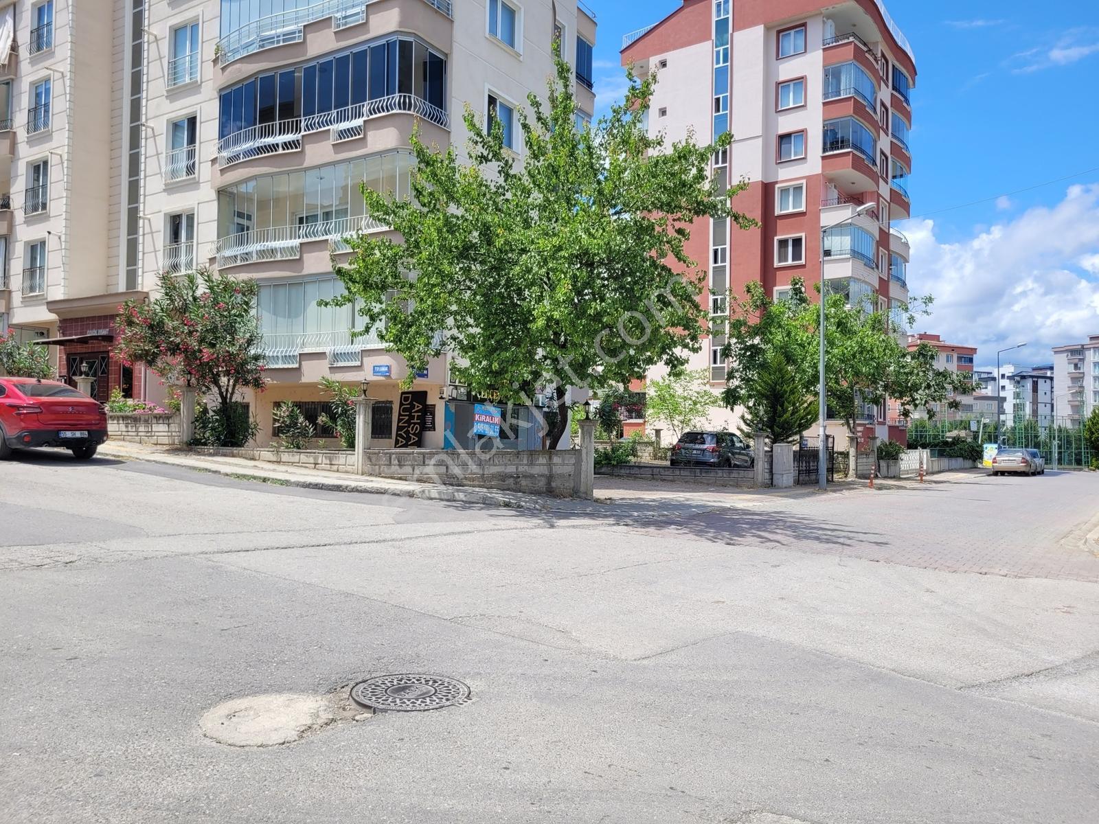 Mavi Atlastan Çağaloğluna Bir Sokak Kiralık İşyeri - Görsel 10