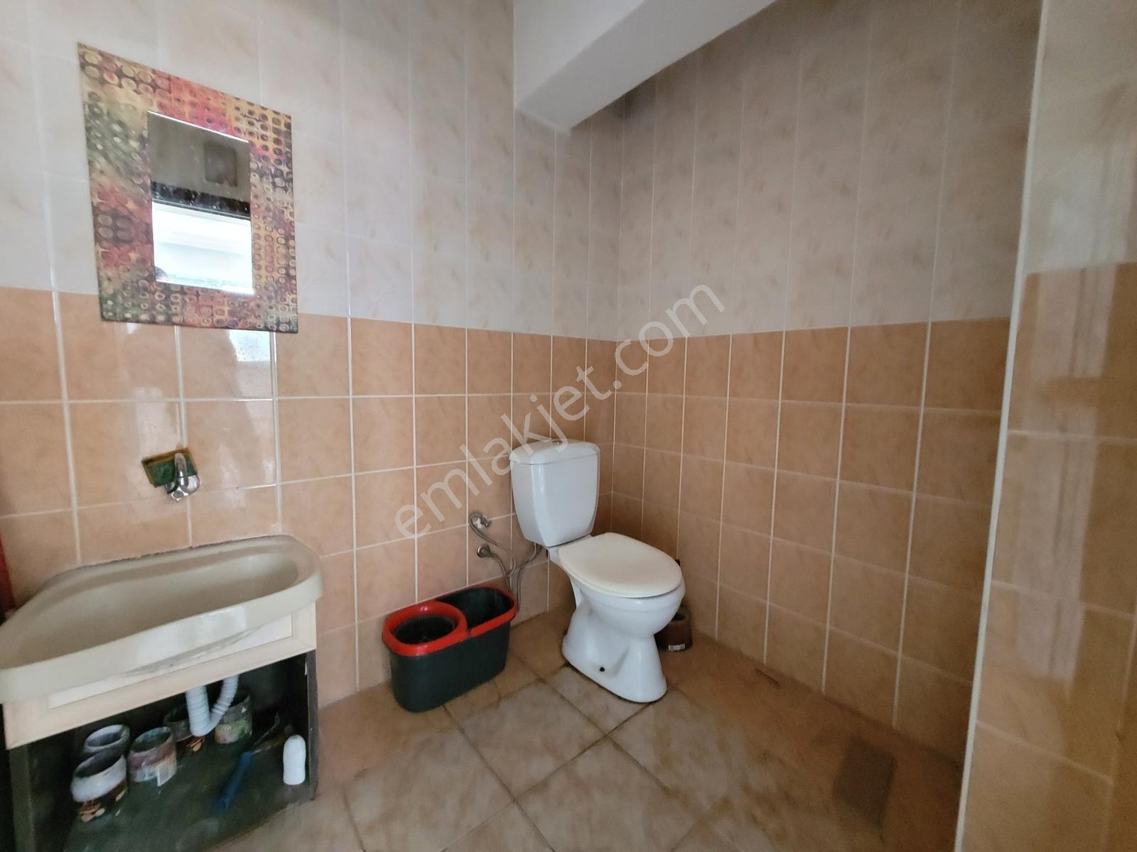 Mavi Atlastan Çağaloğluna Bir Sokak Kiralık İşyeri - Görsel 13