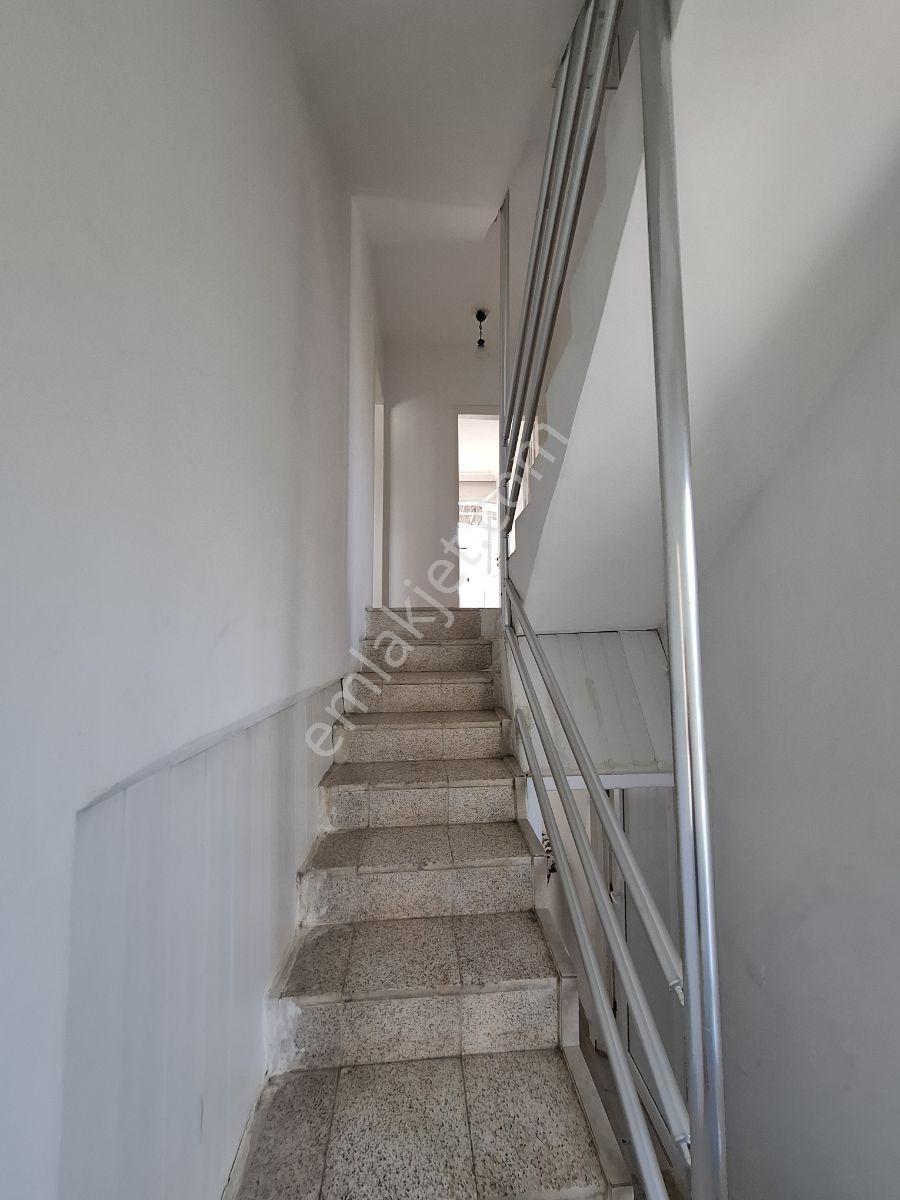 Villakent Sitesinde 3 Katıda Kullanıma Hazır Satılık Villa - Görsel 8