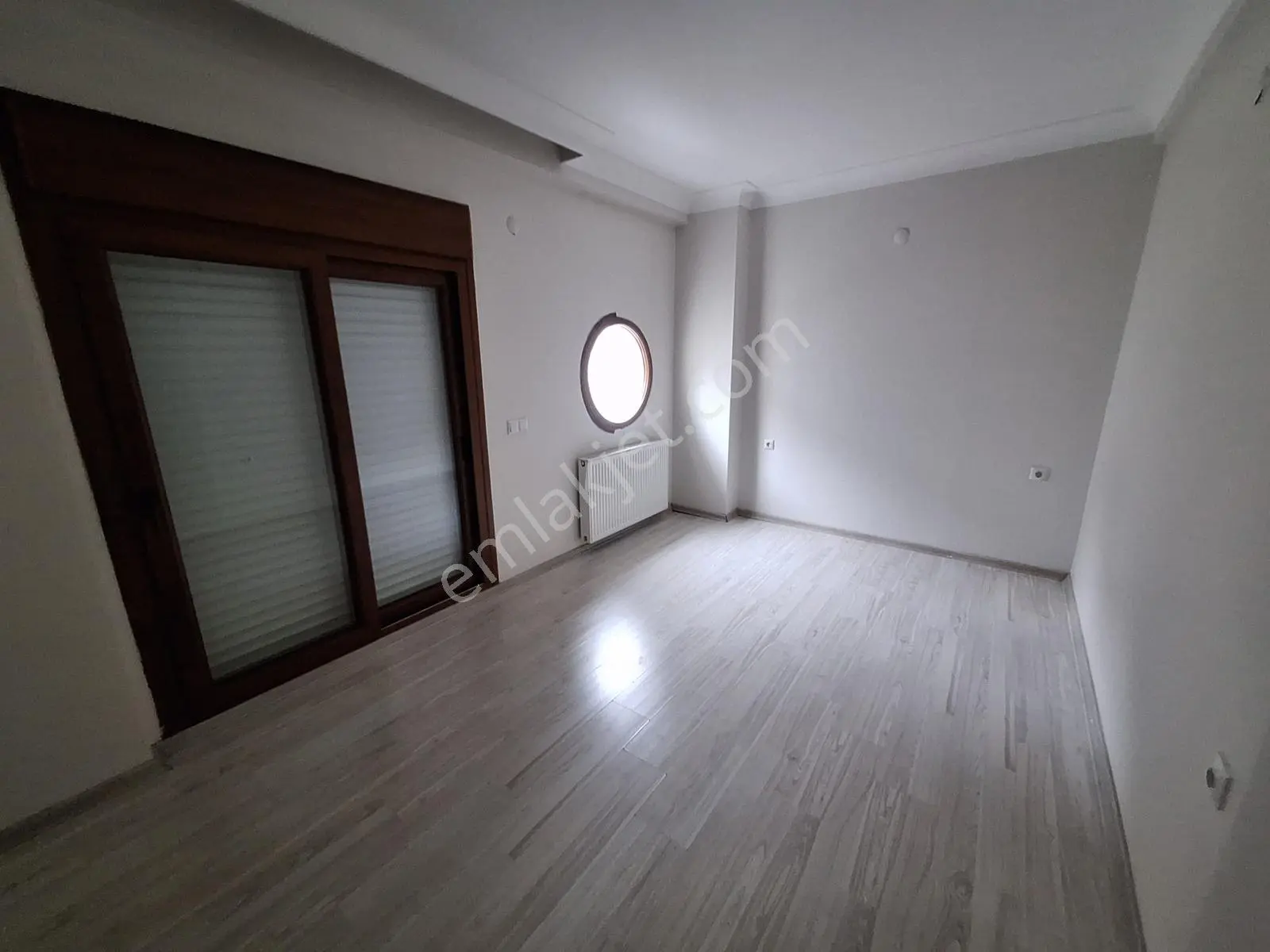 Halirifatcadde Üzeri Karataşyakını Otoparklı Genc Bina - Görsel 5