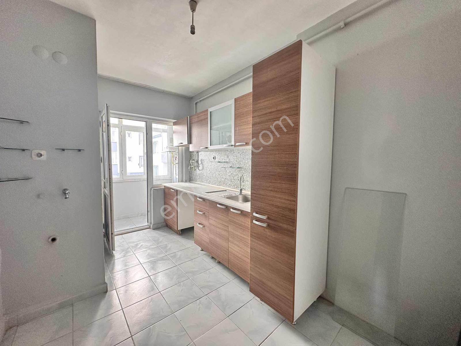 Beylikdüzü Adnan Kahveci De 7/24 Güvenlikli Site İçi 2+1kiralık - Görsel 15