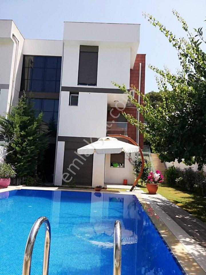 Alaçatı Çamlık Yol Havuzlu Müstakil Bahçeli Kiralık Tripleks - Görsel 15