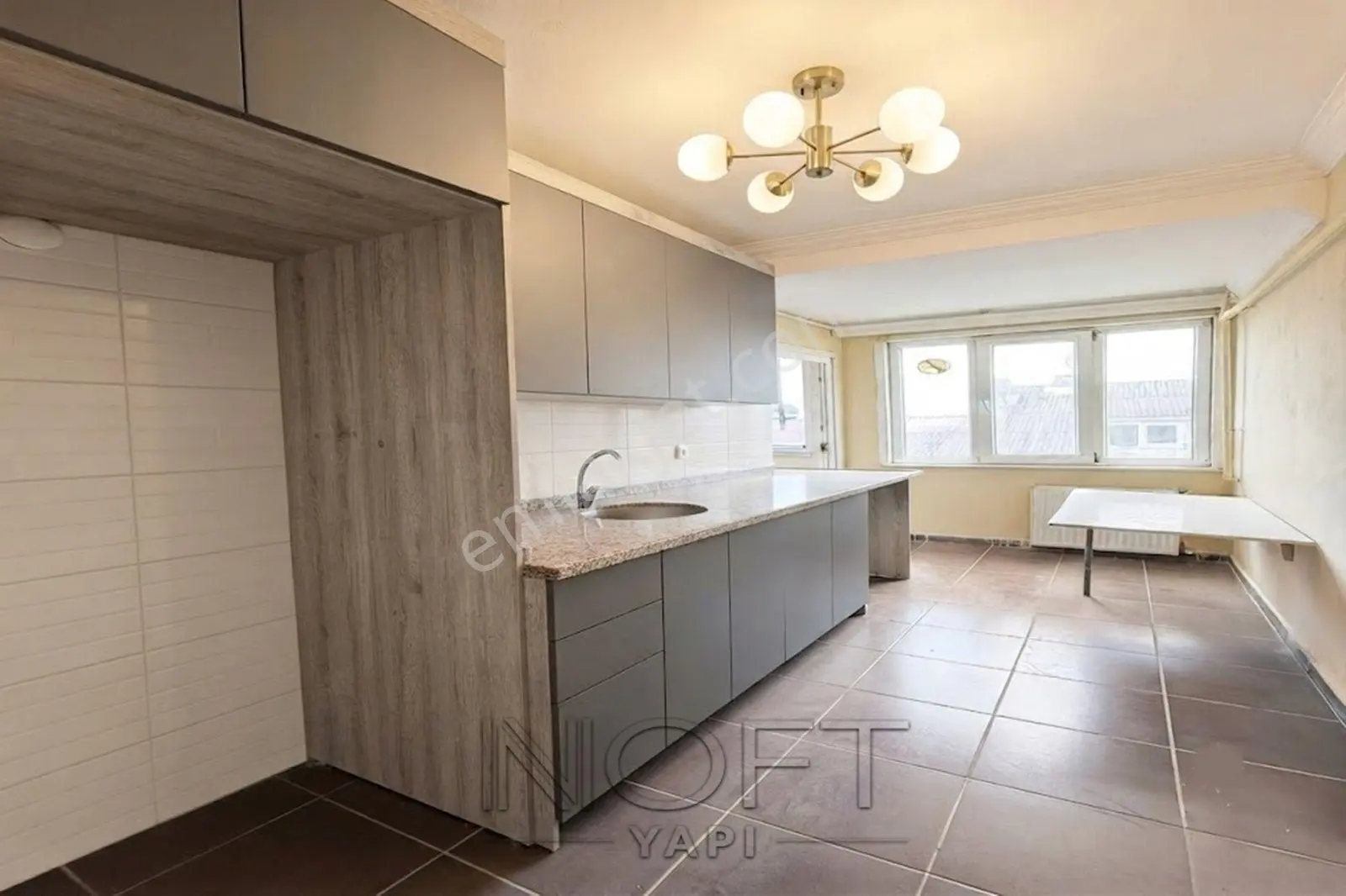 Atatürk Kuruçeşme Mahallesinde Çift Balkonlu 130m2 Satılık Daire