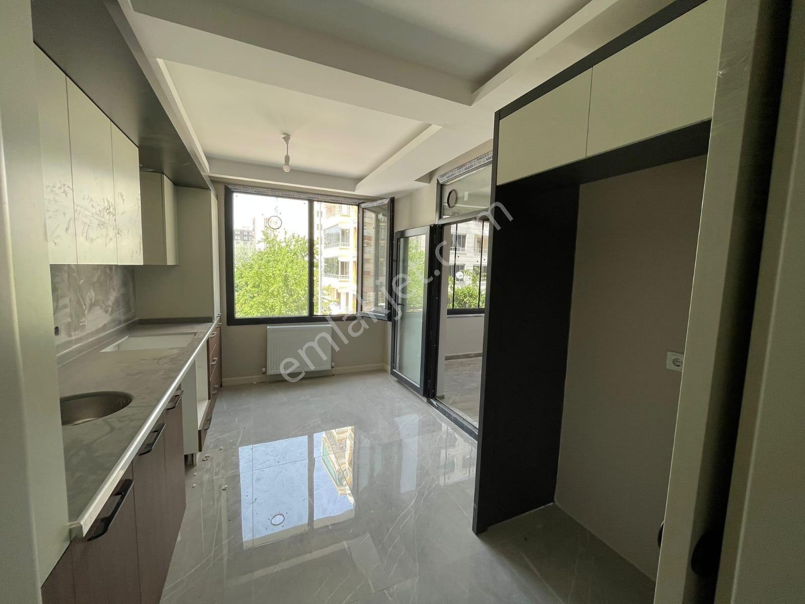 Havaalanı Kavşağında 3 Yıllık Site İçerisinde 2+1 Kiralık Daire - Görsel 10