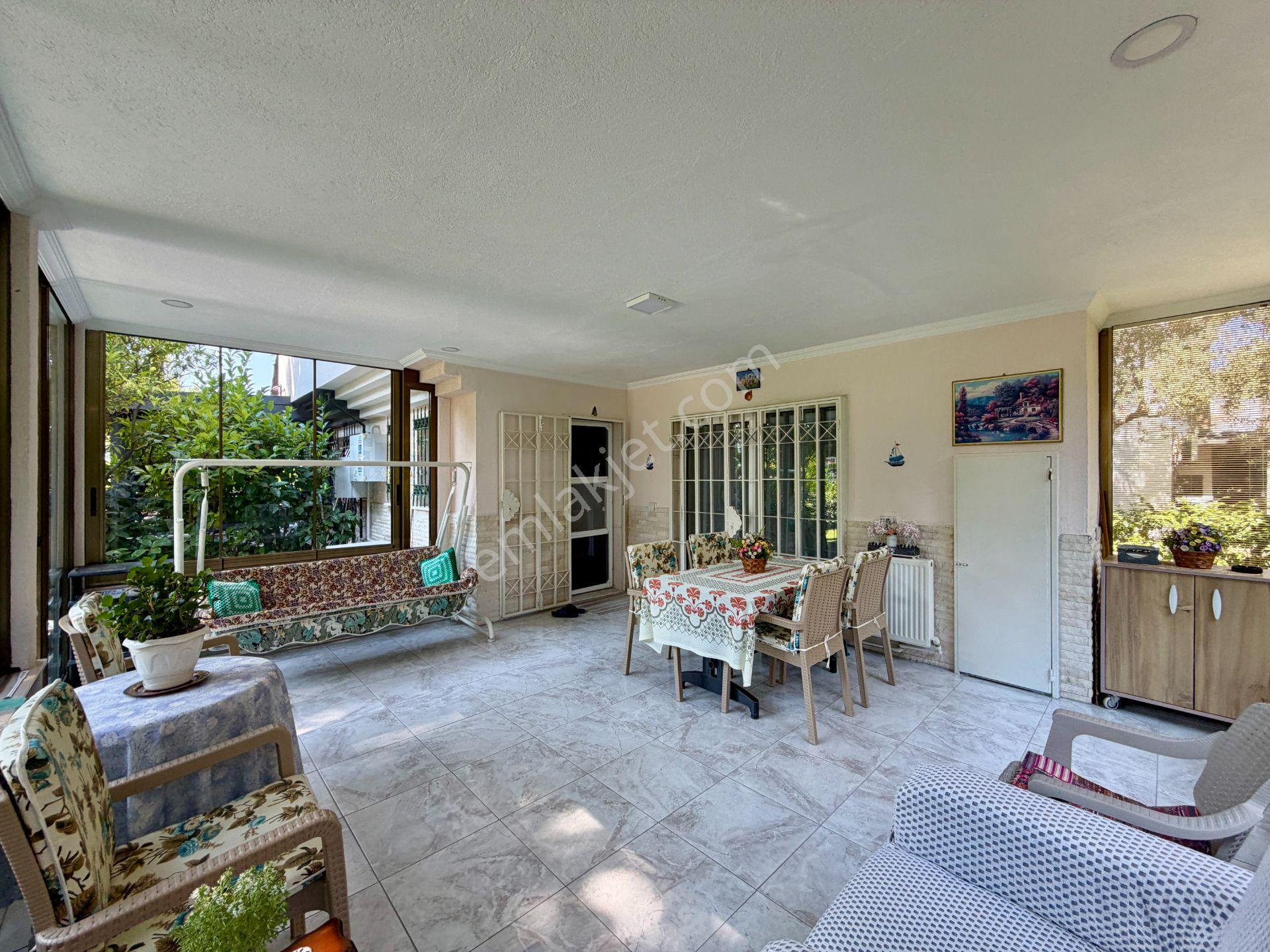 Batı Yakası Sitesi'nde Havuzlu, Kış Bahçeli, Geniş Bahçeli 4+1 Lüks Villa - Görsel 8