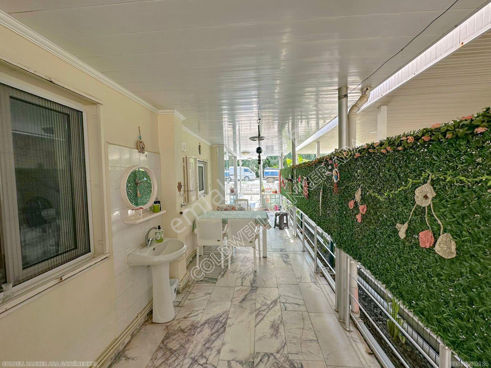 Kuşadası Kadıkalesi Denize Yürüme Mesafesinde Bakımlı Satılık 4+1 Geniş Teraslı Villa - Görsel 16