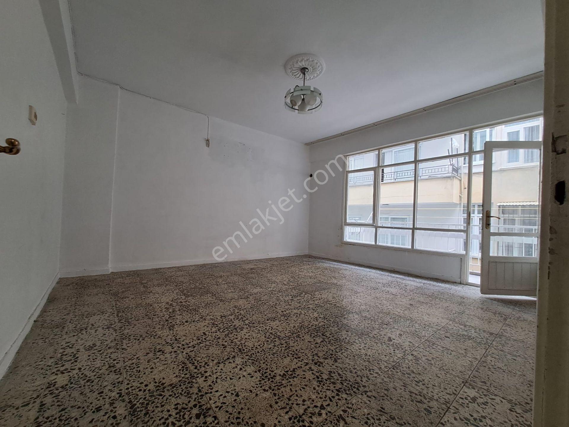 Akdeniz Yenimahalle Çakmak Cad. Satılık 2+1 Daire