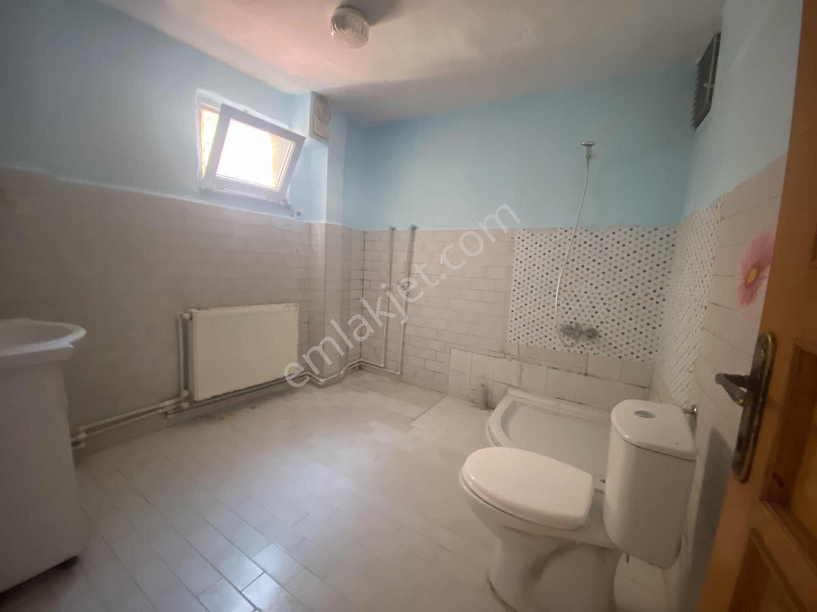 Burhaniye'de Kiralık 2+1 110 M2 Daire / Akmanoğlu Emlak - Görsel 15