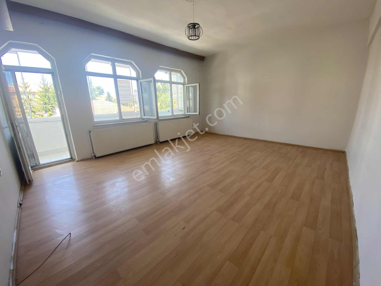 Burhaniye'de Kiralık 2+1 110 M2 Daire / Akmanoğlu Emlak - Görsel 18