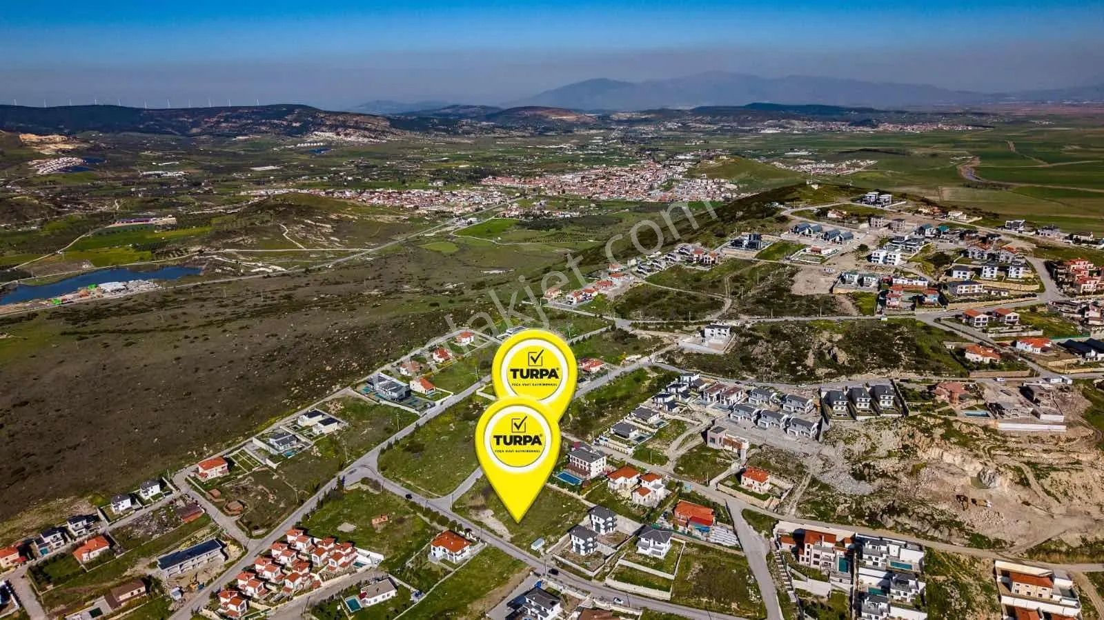 Foça Foçaköyde Satılık 6 Villalık Butik Site Arsası