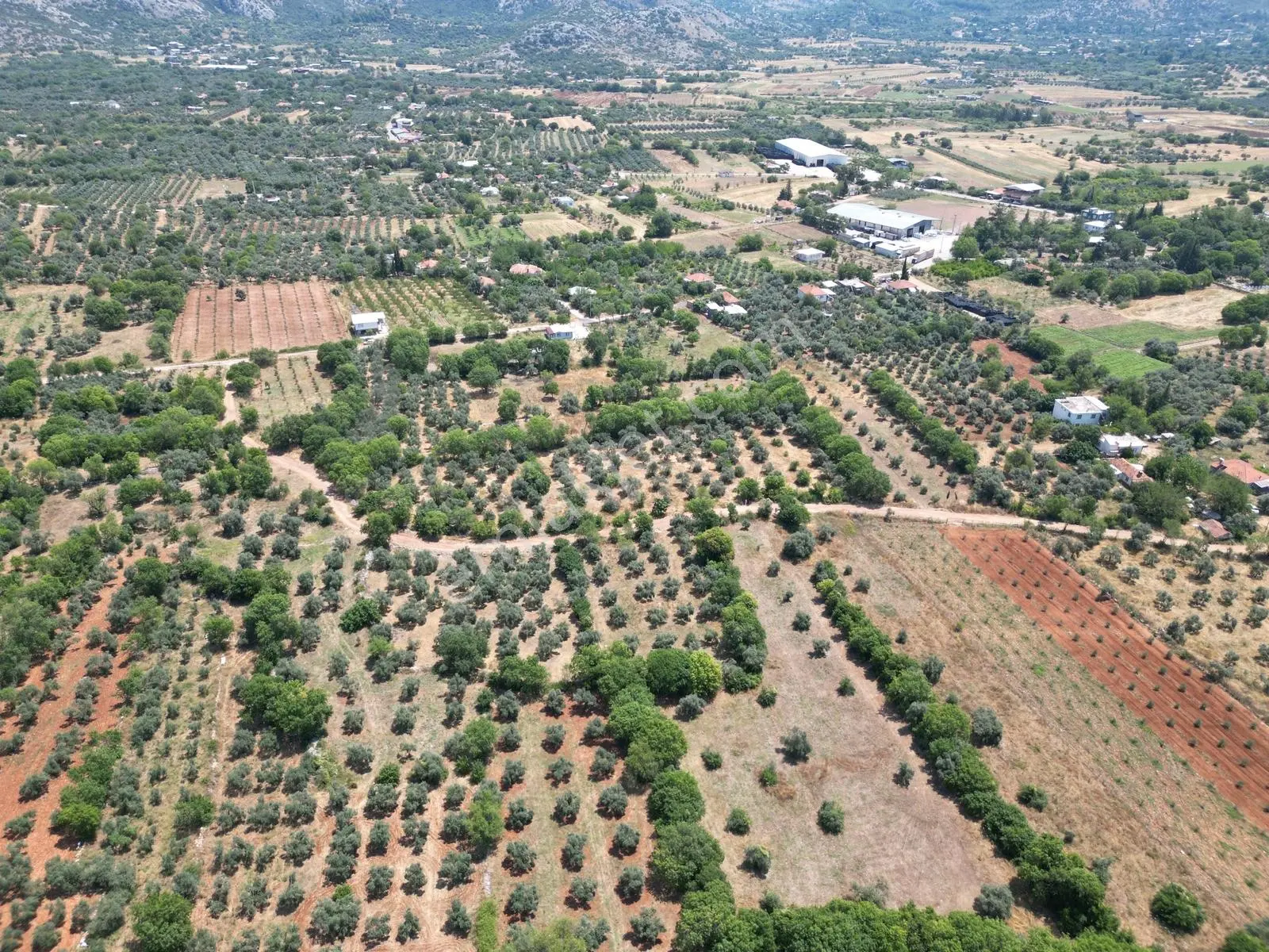 Poyrazdan Döşemealtı Karavelilerde 6.300m² Satılık Tarla