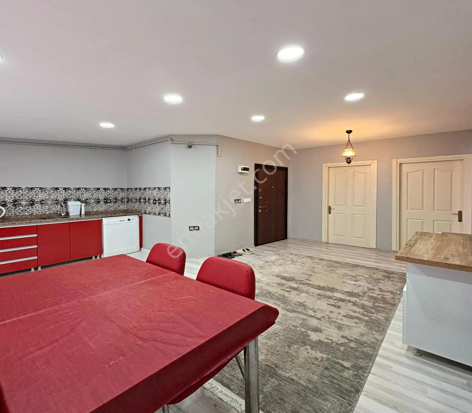 Güzelyurt Mahallesinde 2+1 Eşyalı Kiralık Daire - Görsel 20