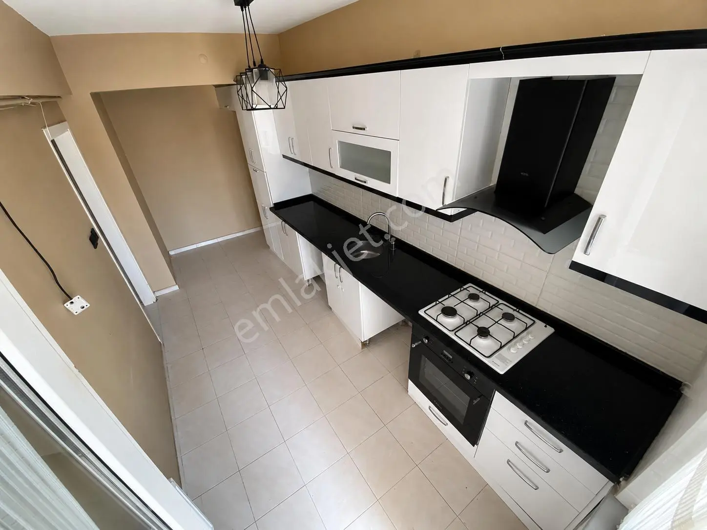 Gebze Barış Mh. Yayla Sitesi Deniz Manzaralı Satılık 3+1 Daire