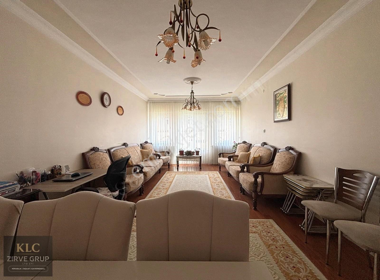 Mevlana Mahallesinde 135m2 3+1 Satılık Geniş,ferah,temiz Daire - Görsel 7