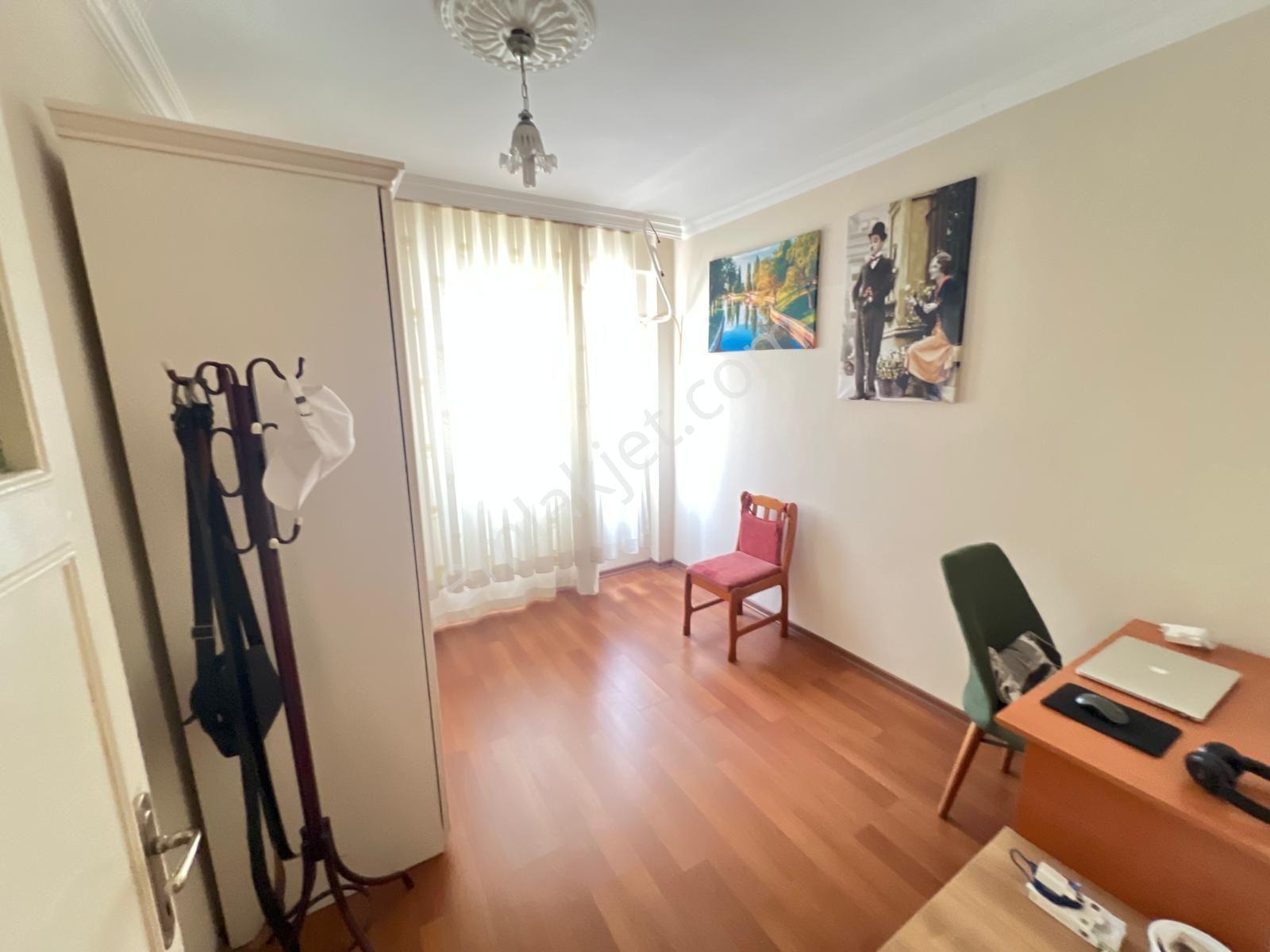 Prestij'den Cumhuriyet'te Battı Çıktı Civarı Tertemiz 3+1 Daire - Görsel 15